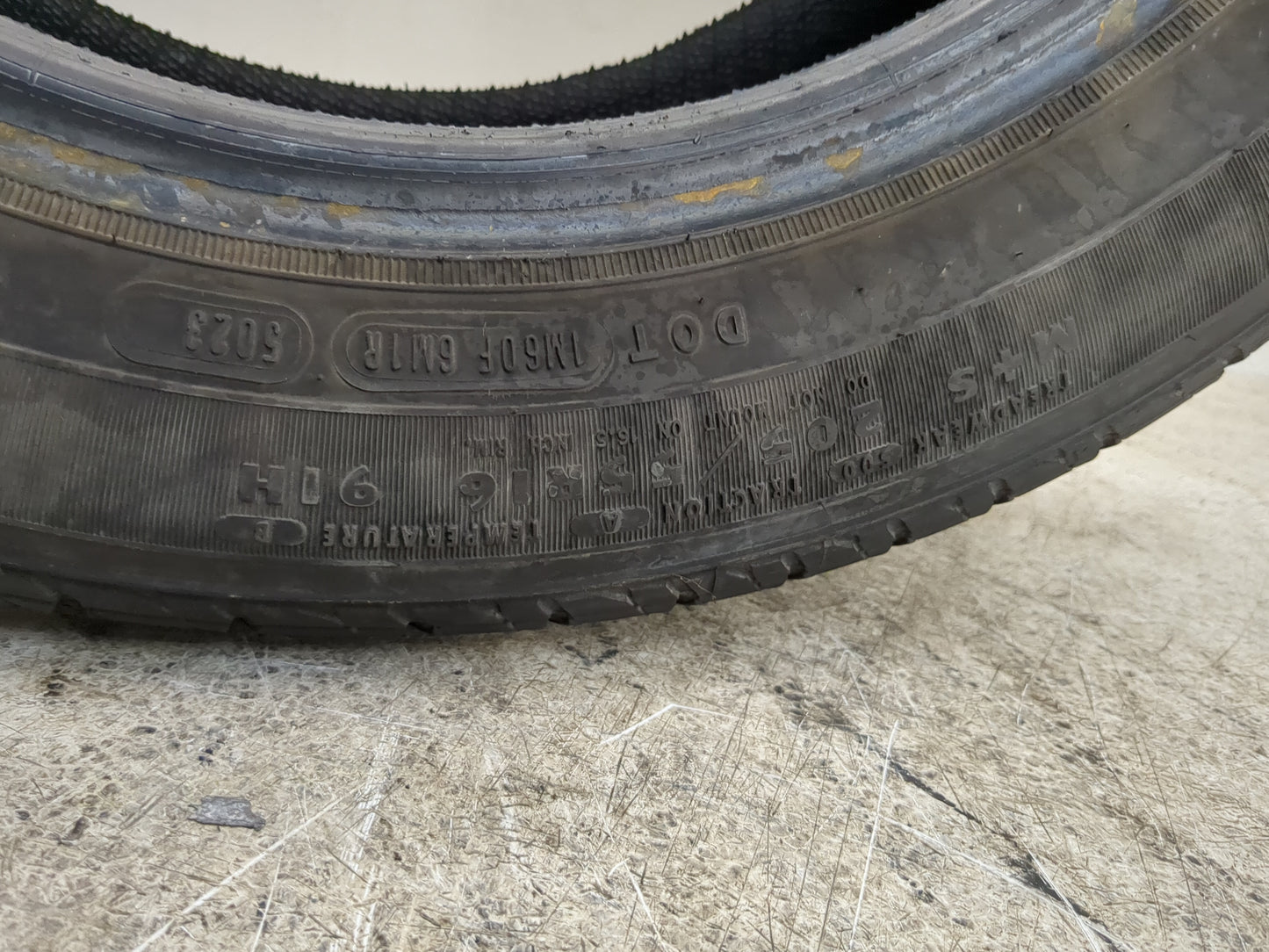 Used Tire 205/55R16 DOUGLAS TOURING A/S 91H - Tread Depth 6.5/32 - Oemusedautoparts1.com