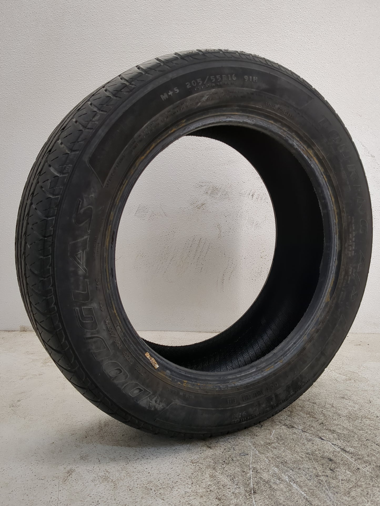 Used Tire 205/55R16 DOUGLAS TOURING A/S 91H - Tread Depth 6.5/32 - Oemusedautoparts1.com