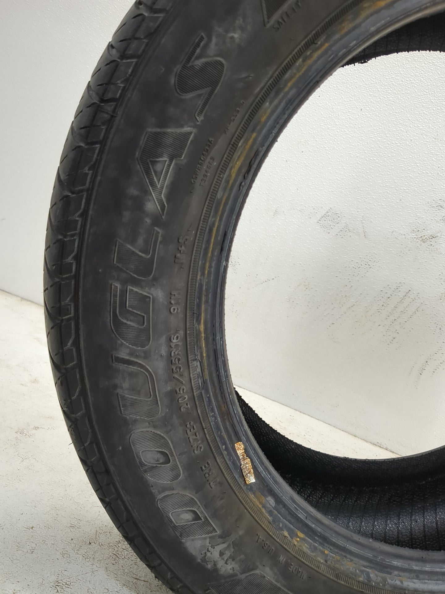 Used Tire 205/55R16 DOUGLAS TOURING A/S 91H - Tread Depth 6.5/32 - Oemusedautoparts1.com