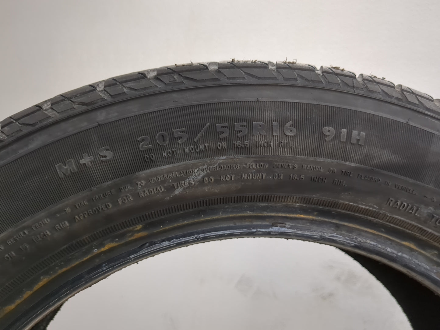 Used Tire 205/55R16 DOUGLAS TOURING A/S 91H - Tread Depth 6.5/32 - Oemusedautoparts1.com