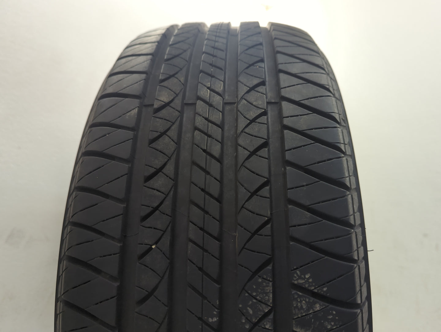 Used Tire 235/90R18 DOUGLAS TOURING A/S 97W - Tread Depth 9/32 - Oemusedautoparts1.com