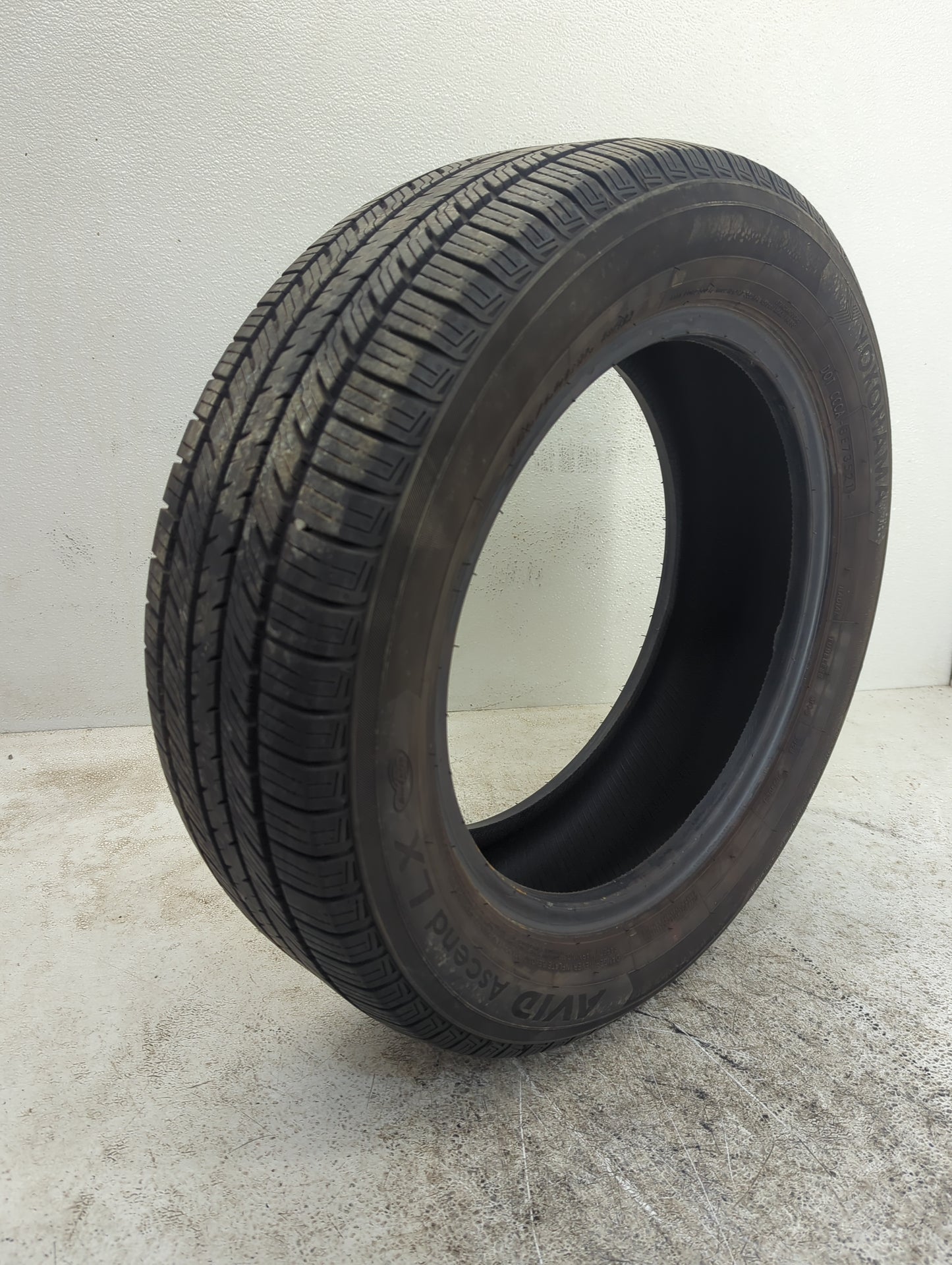 Used Tire 185/60R15 YOKOHAMA AVID ASCEND LX 854H - Tread Depth 7/32 - Oemusedautoparts1.com