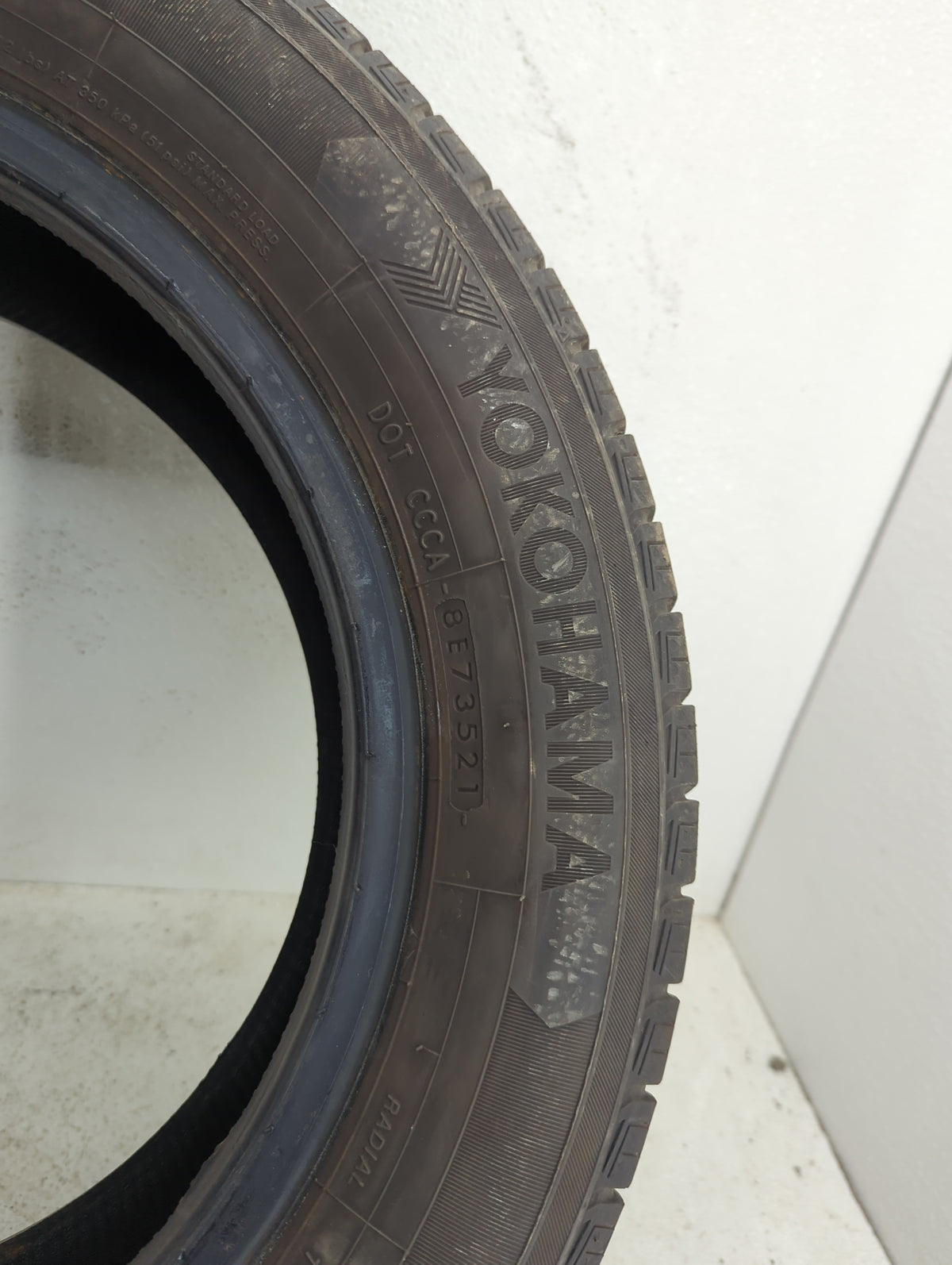 Used Tire 185/60R15 YOKOHAMA AVID ASCEND LX 854H - Tread Depth 7/32 - Oemusedautoparts1.com