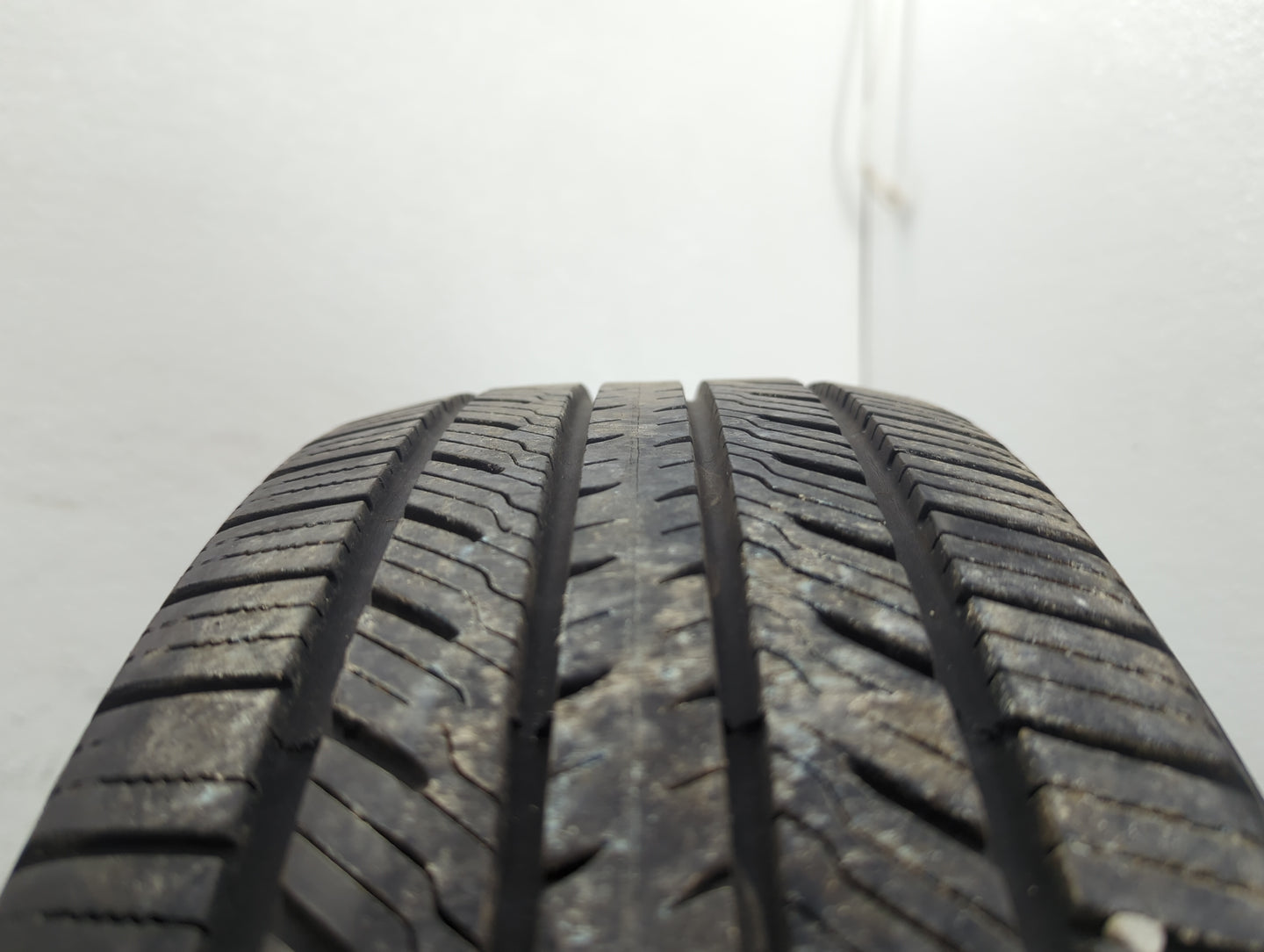 Used Tire 185/60R15 YOKOHAMA AVID ASCEND LX 854H - Tread Depth 7/32 - Oemusedautoparts1.com