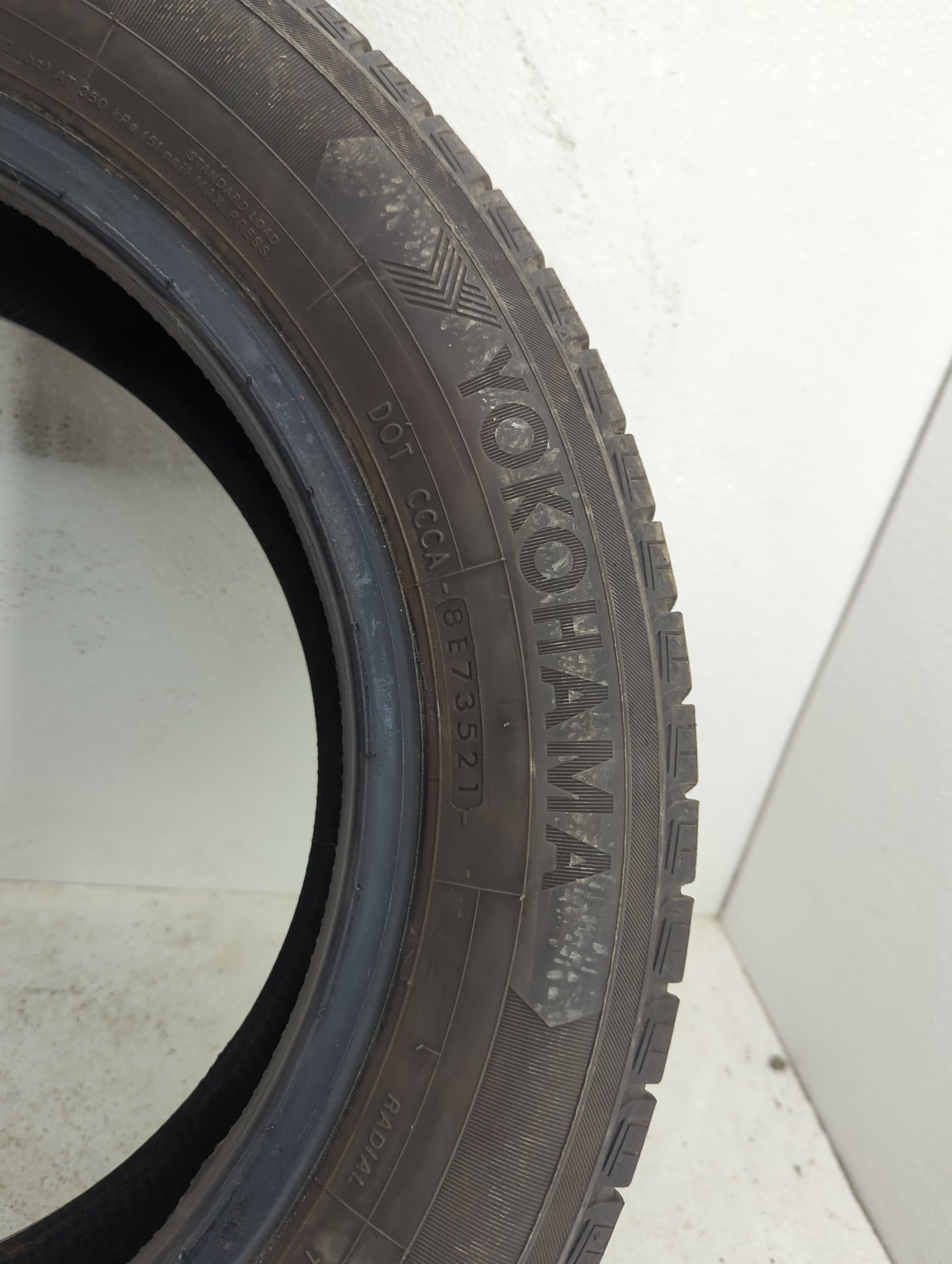 Used Tire 185/60R15 YOKOHAMA AVID ASCEND LX 854H - Tread Depth 7/32 - Oemusedautoparts1.com