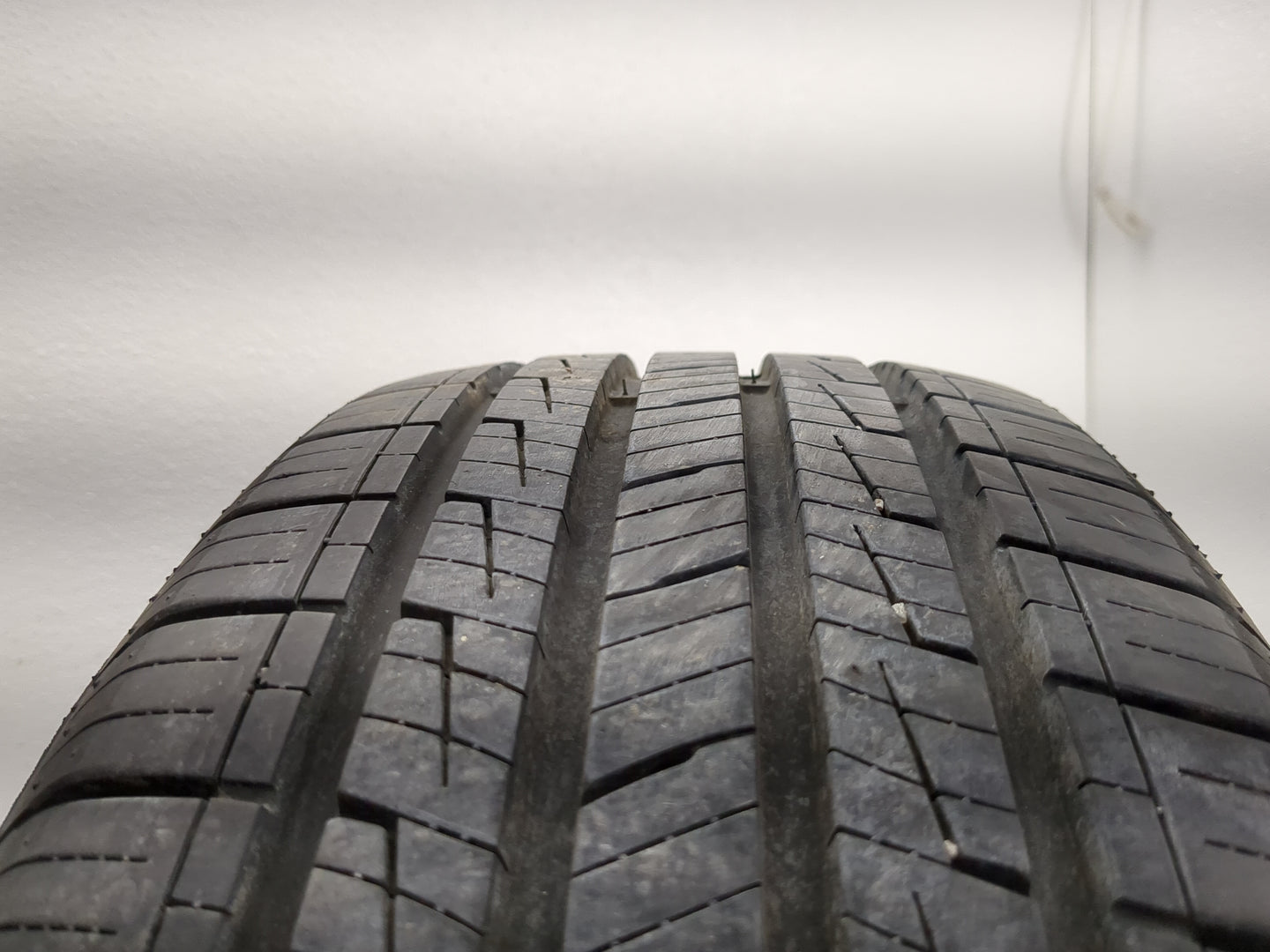 Used Tire 205/60R16 IRONHEAD REFLEX IHO1 92V - Tread Depth 9/32 - Oemusedautoparts1.com