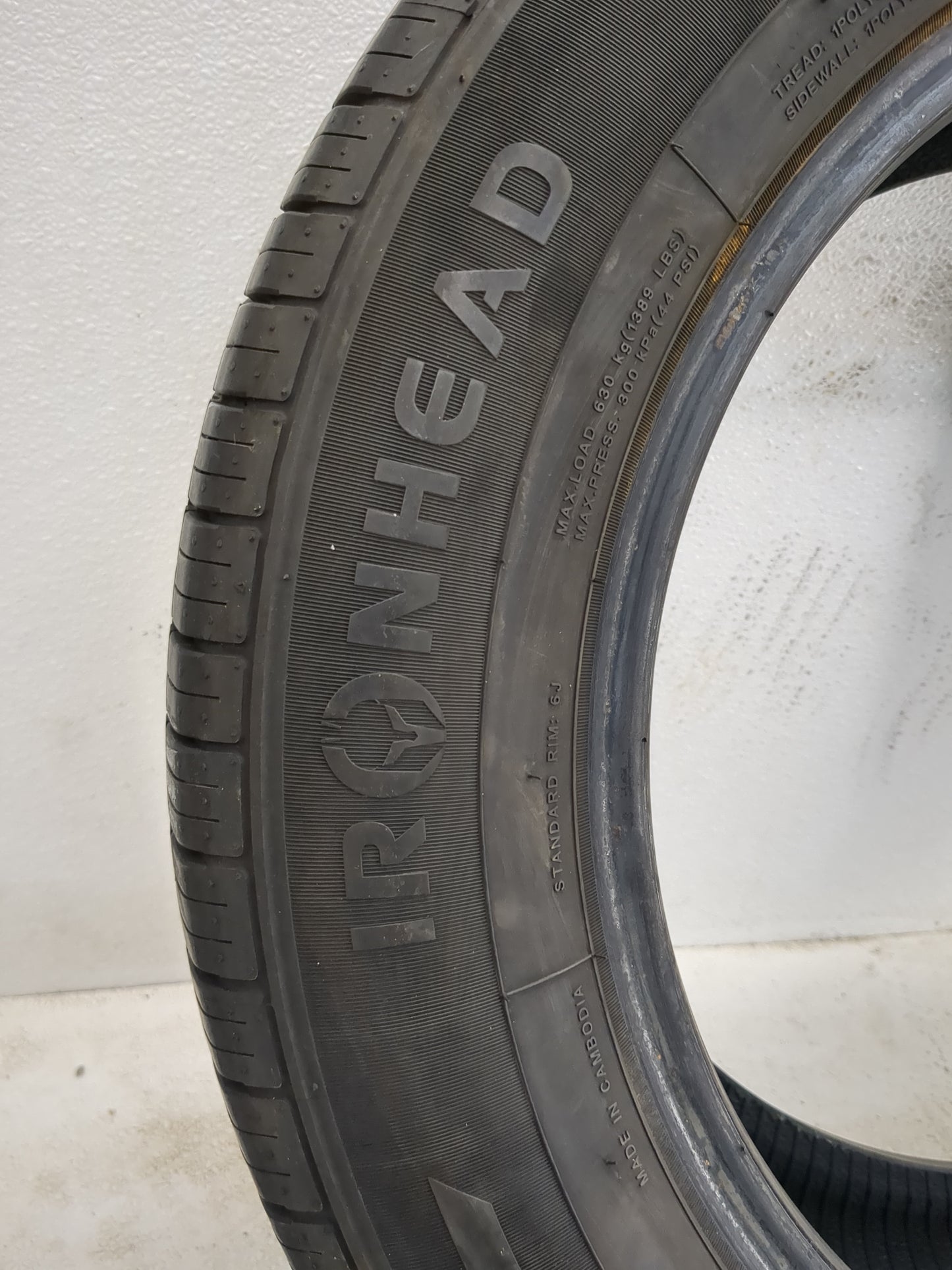 Used Tire 205/60R16 IRONHEAD REFLEX IHO1 92V - Tread Depth 9/32 - Oemusedautoparts1.com