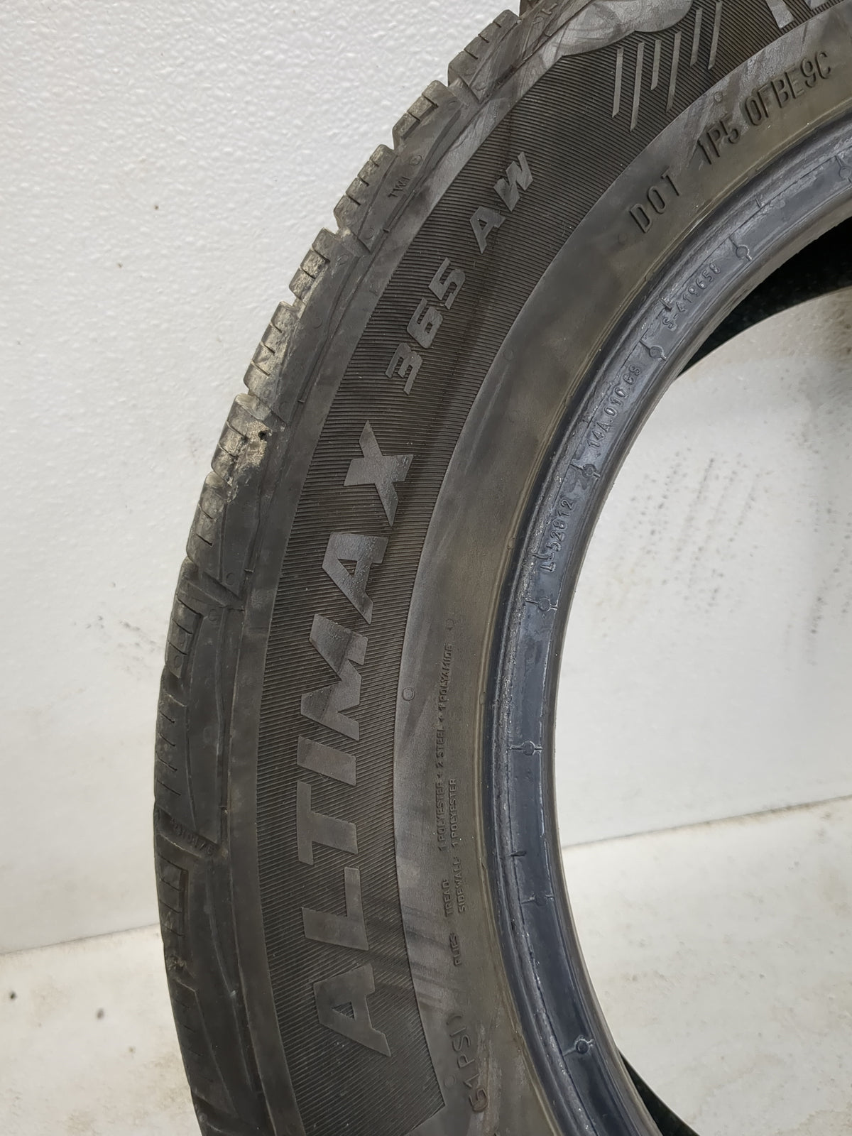 Used Tire 175/65R15 GENERAL ALTIMAX 365 AW 84H - Tread Depth 6/32 - Oemusedautoparts1.com