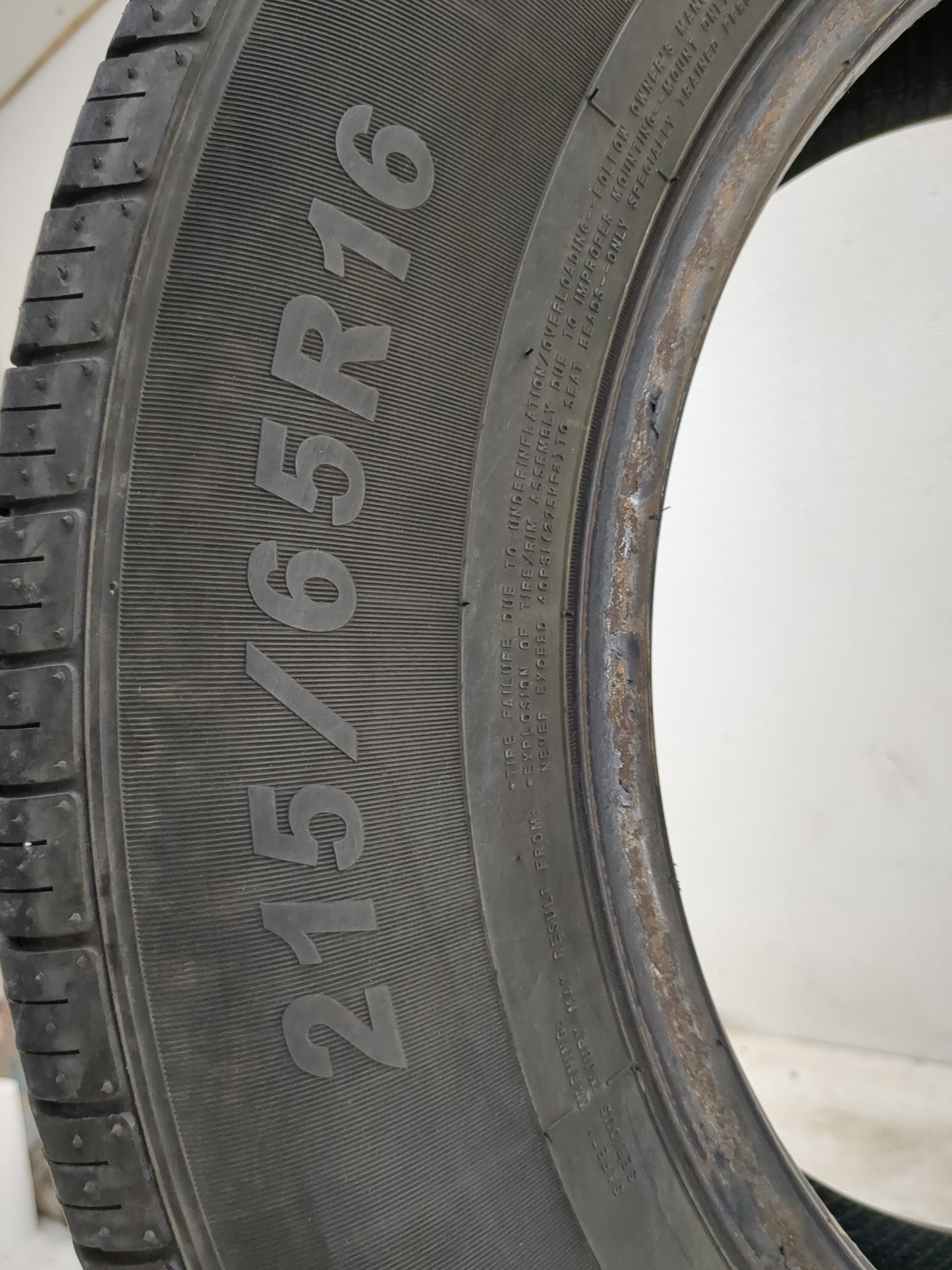 Used Tire 215/65R16 IRONHEAD REFLEX IHO1 98T - Tread Depth 7/32 - Oemusedautoparts1.com