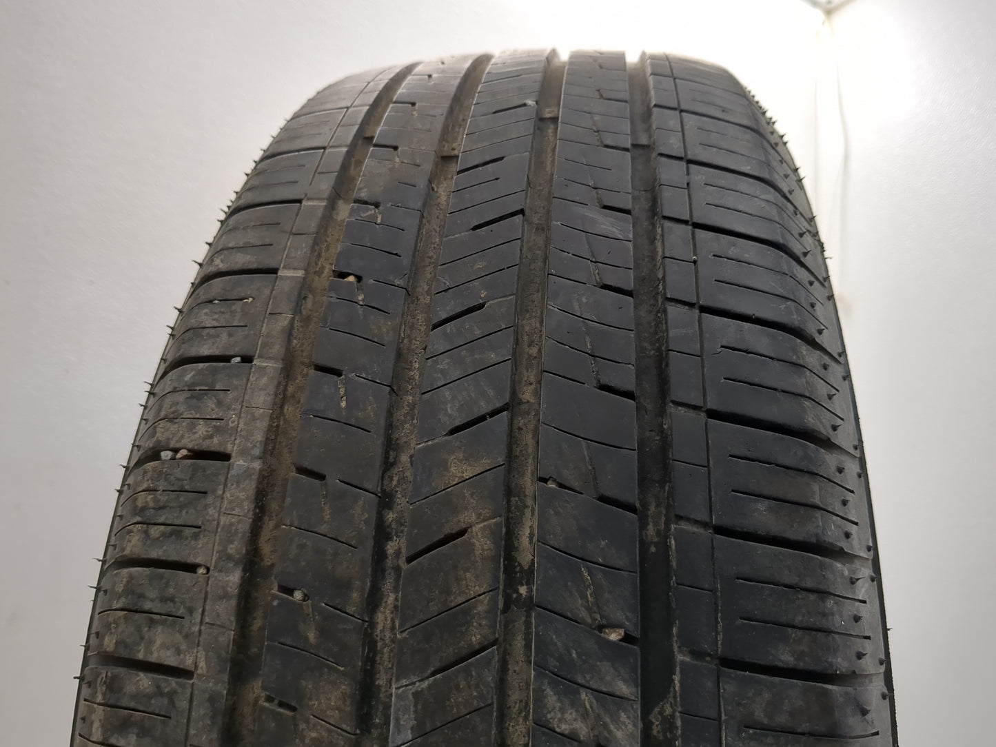 Used Tire 215/65R16 IRONHEAD REFLEX IHO1 98T - Tread Depth 7/32 - Oemusedautoparts1.com