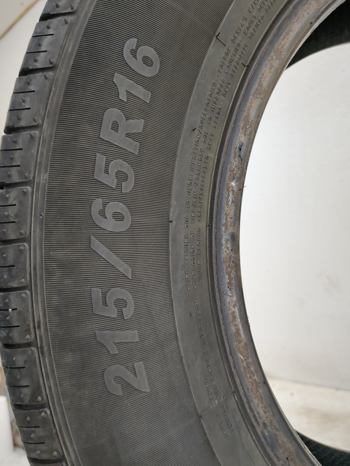Used Tire 215/65R16 IRONHEAD REFLEX IHO1 98T - Tread Depth 7/32 - Oemusedautoparts1.com