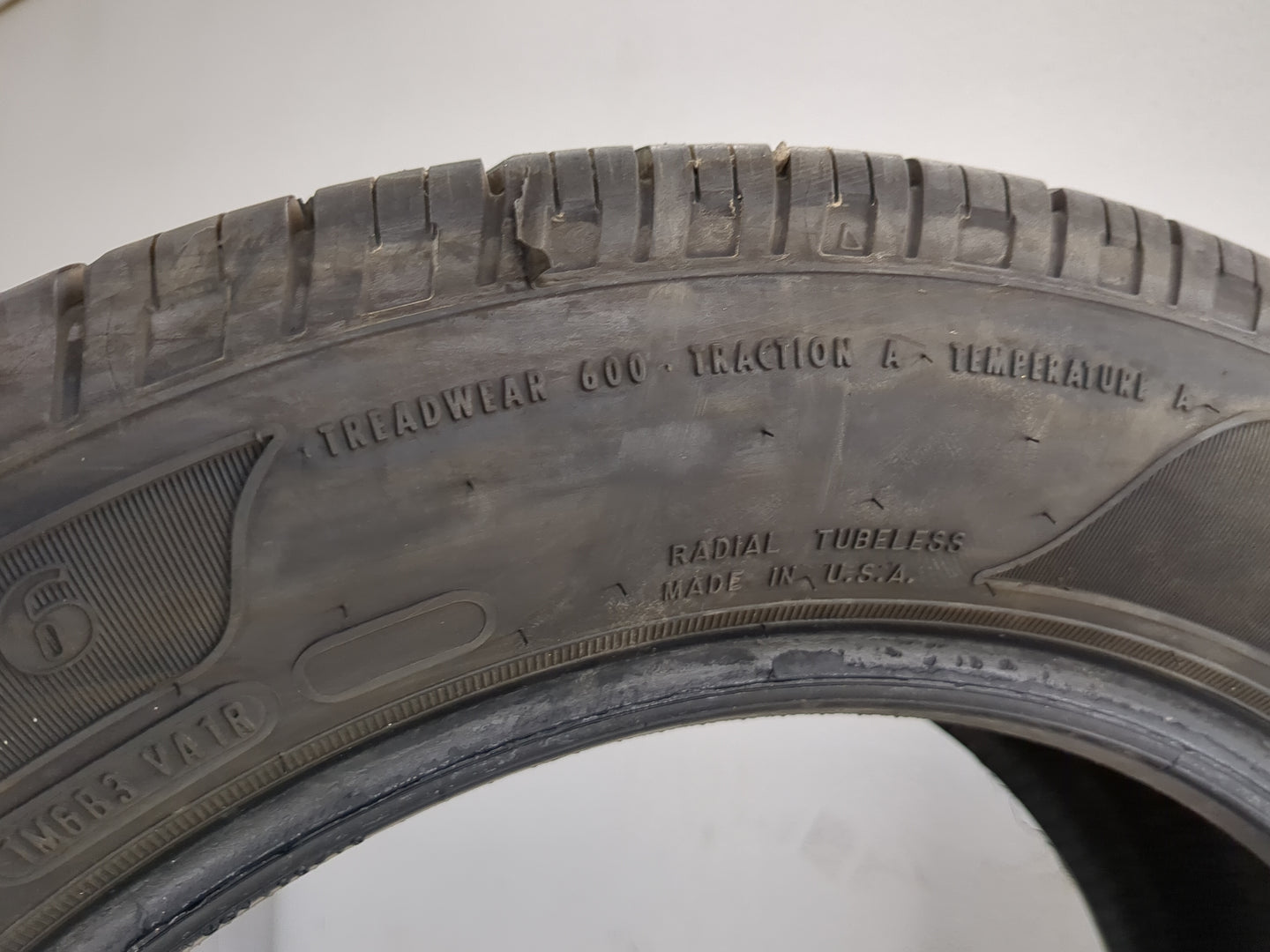 Used Tire 215/55R16 GOODYEAR RELIANT ALL SEASON 93V - Tread Depth 10/32 - Oemusedautoparts1.com