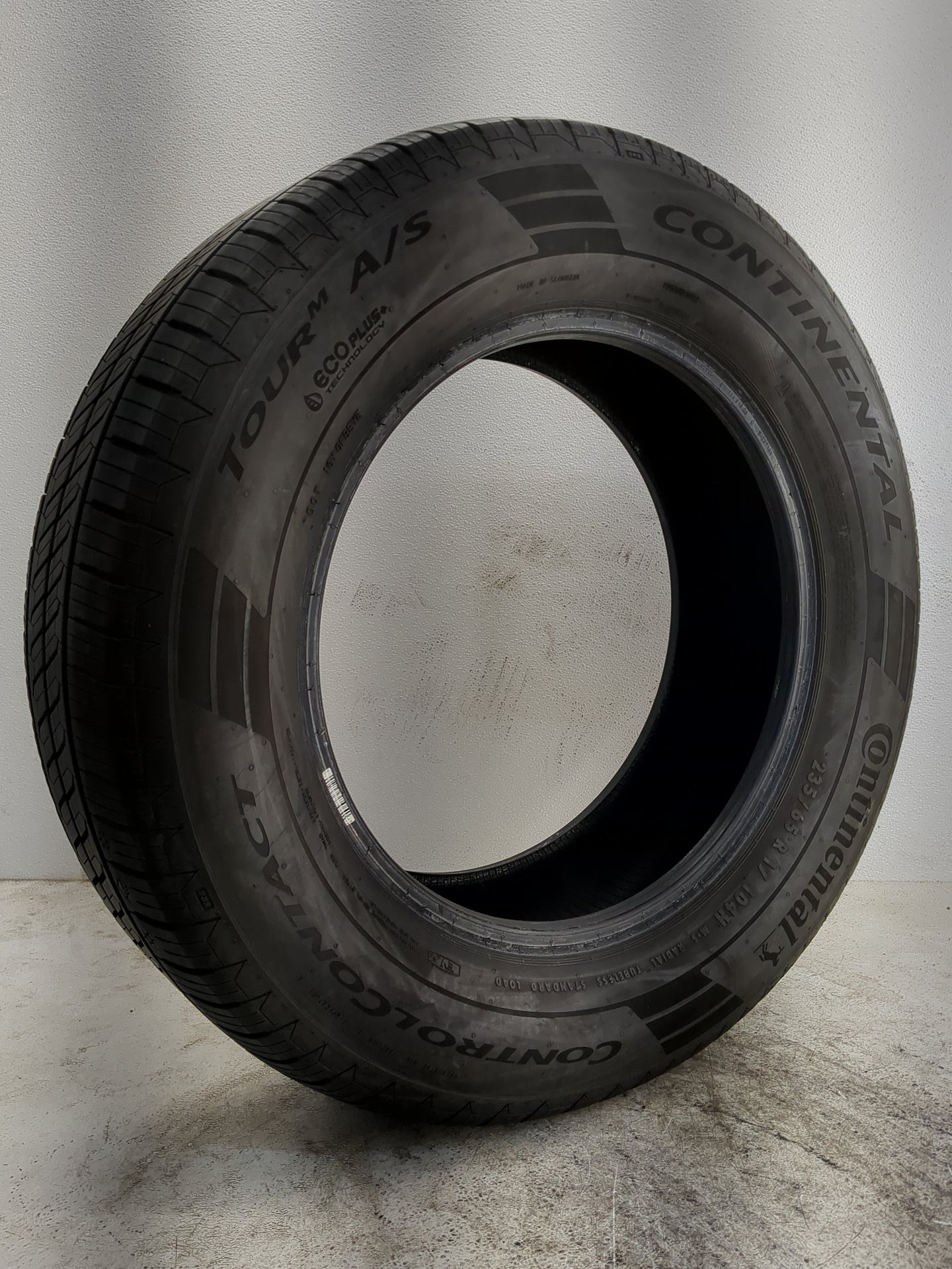 Used Tire 235/65R17 CONTINETNAL CONTROL CONTACT TOUR A/S 104H - 9/32 - Oemusedautoparts1.com
