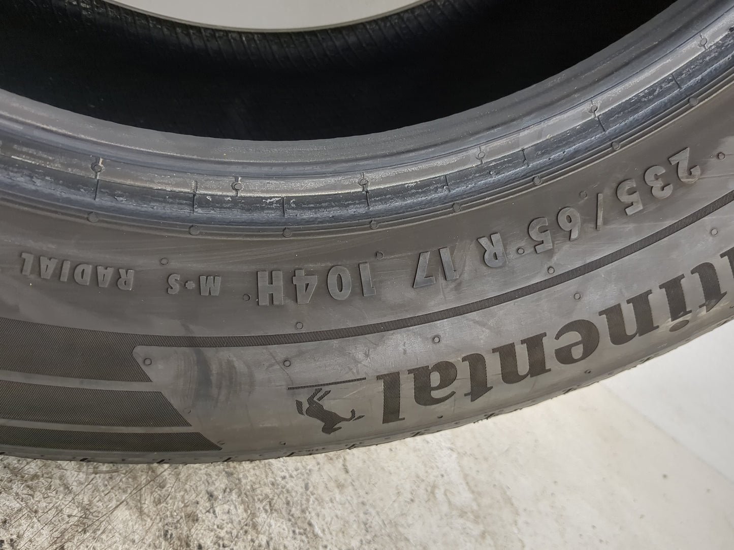 Used Tire 235/65R17 CONTINETNAL CONTROL CONTACT TOUR A/S 104H - 9/32 - Oemusedautoparts1.com