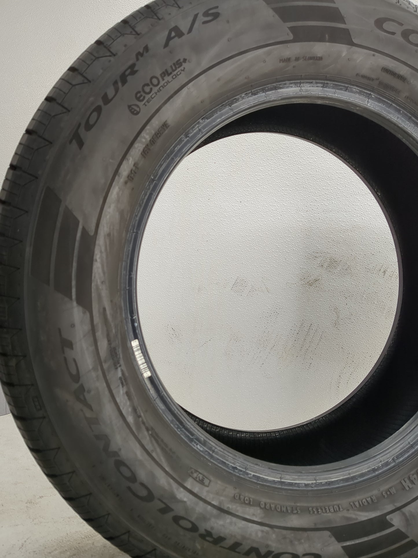 Used Tire 235/65R17 CONTINETNAL CONTROL CONTACT TOUR A/S 104H - 9/32 - Oemusedautoparts1.com