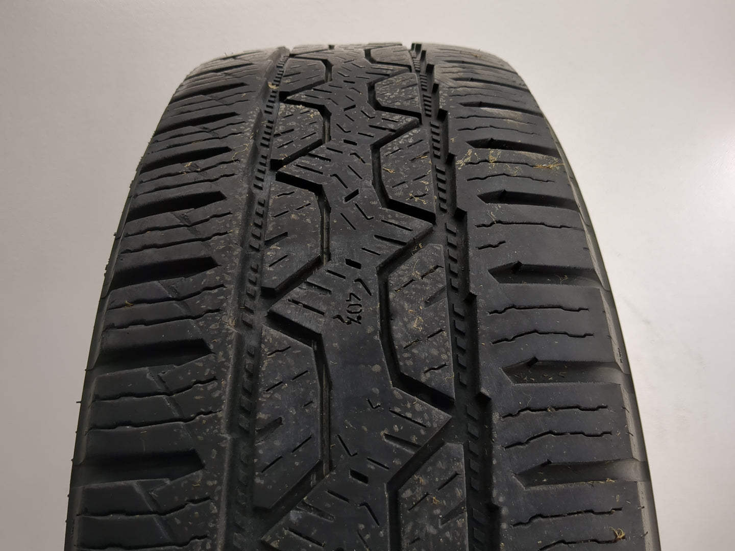 Used Tire 225/65R17 NOKIAN TYRE OUTPOST APT 102H - Tread Depth 8/32 - Oemusedautoparts1.com
