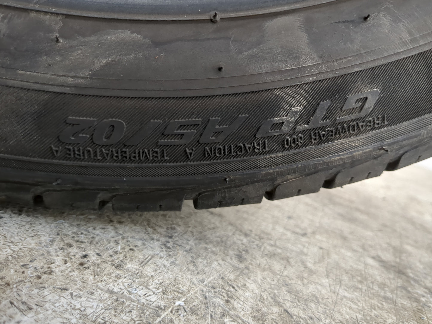Used Tire 235/45R18 ROAD HUGGER GTP AS/02 98V - Tread Depth 8/32 - Oemusedautoparts1.com