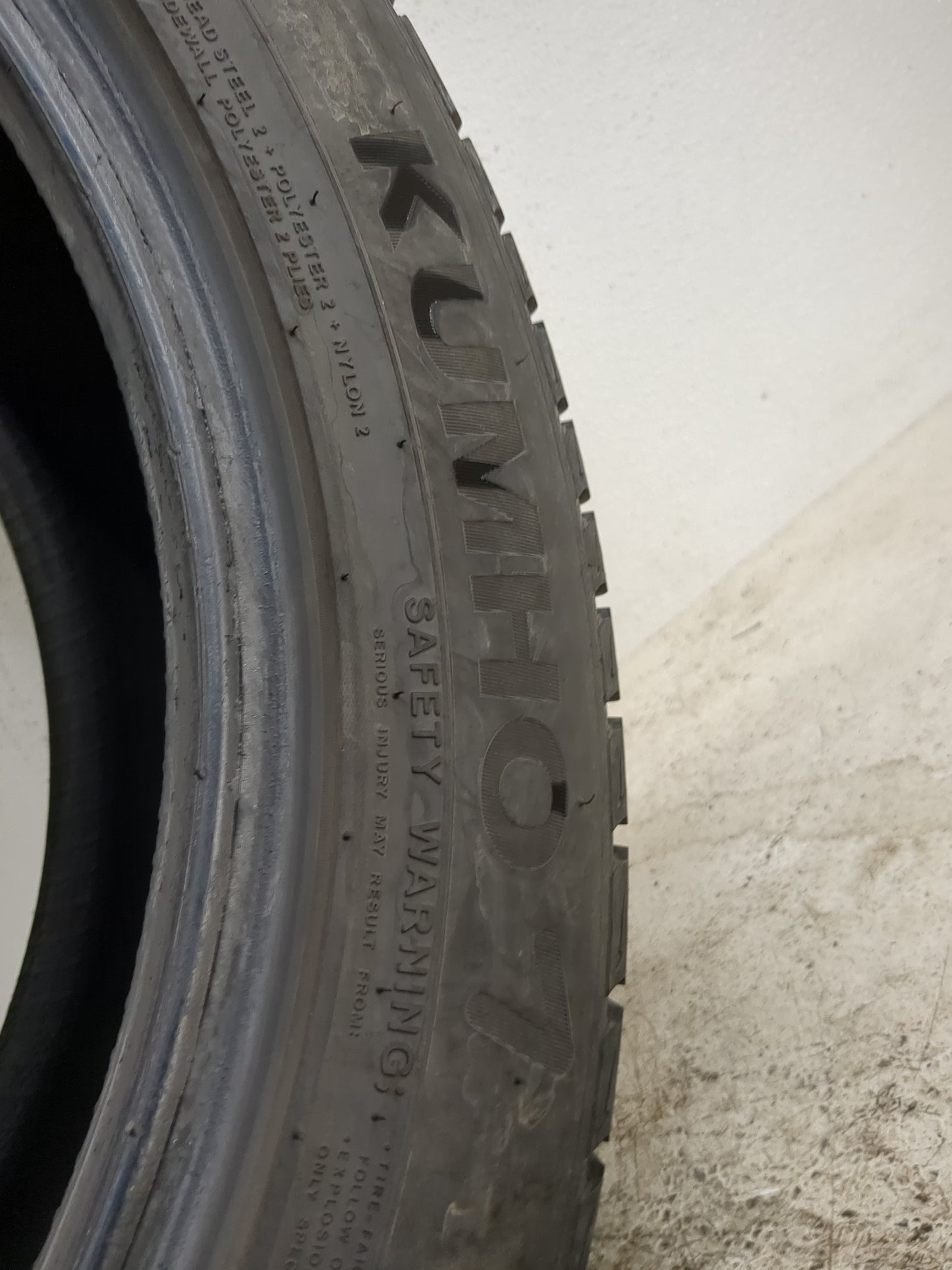 Used Tire P245/50R20 KUMHO CRUGEN PREMIUM 102V - Tread Depth 8/32 - Oemusedautoparts1.com