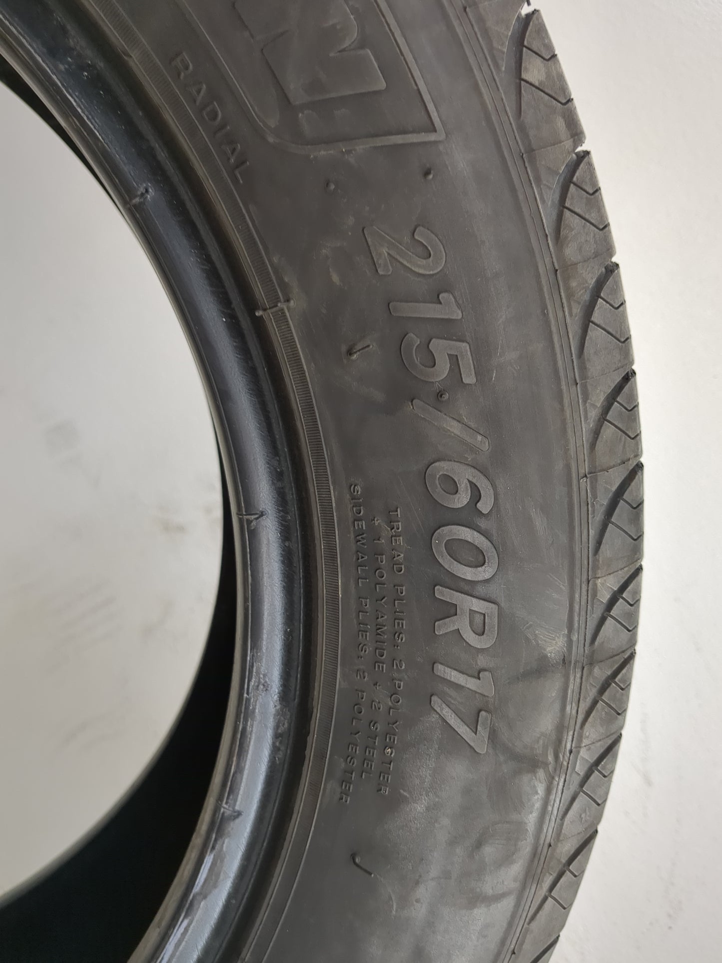 Used Tire 215/60R17 MICHELIN DEFENDER T+H 96H - Tread Depth 8/32 - Oemusedautoparts1.com