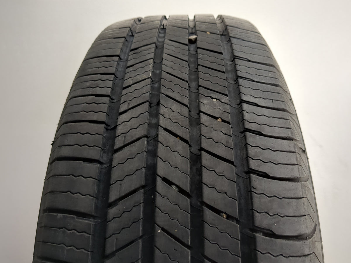 Used Tire 215/60R17 MICHELIN DEFENDER T+H 96H - Tread Depth 8/32 - Oemusedautoparts1.com