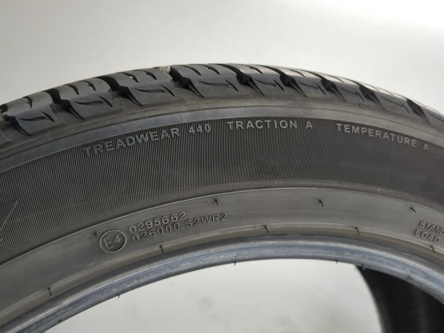 Used Tire P245/50R20 KUMHO CRUGEN PREMIUM 102V - Tread Depth 10/32 - Oemusedautoparts1.com