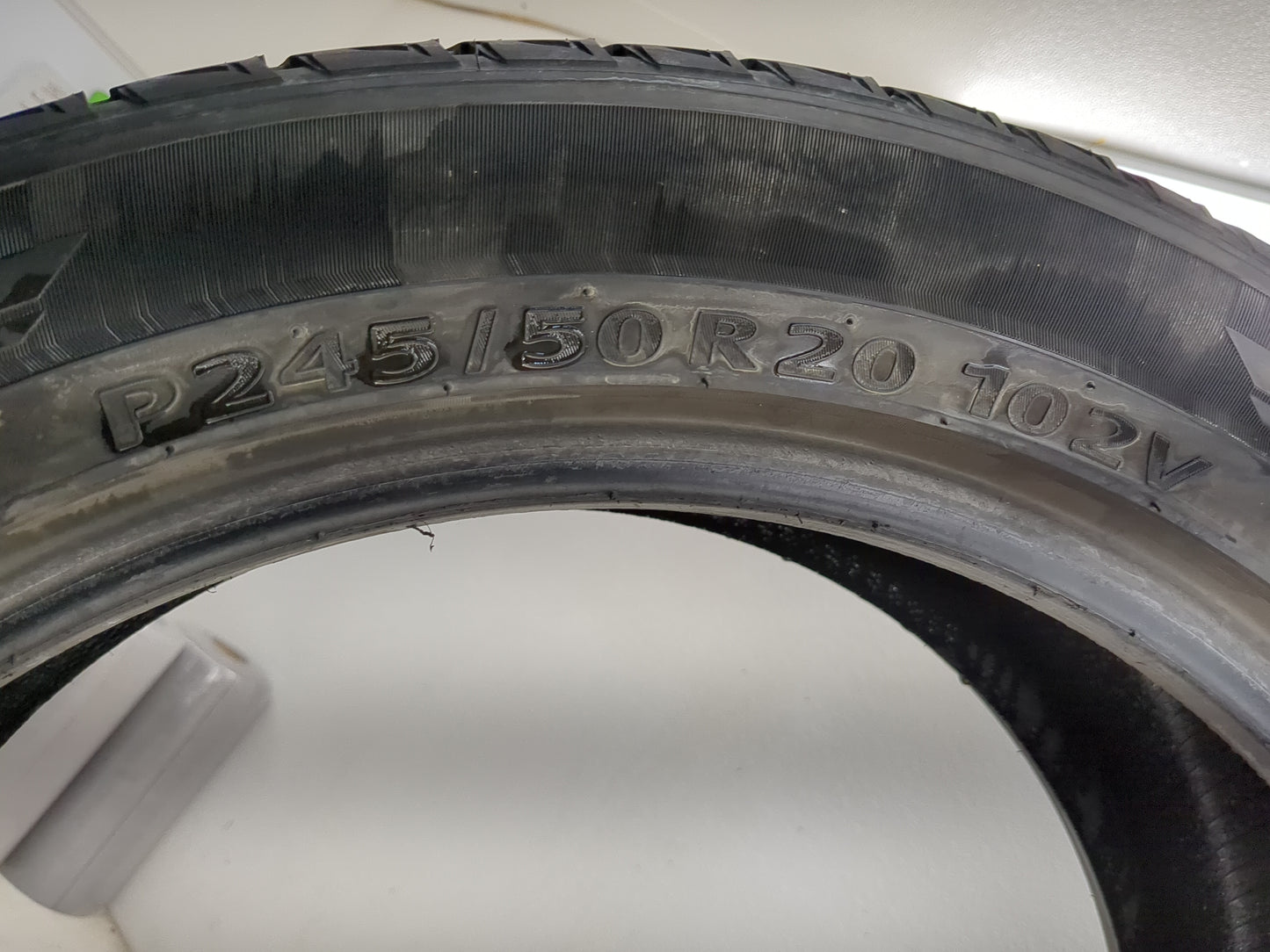 Used Tire P245/50R20 KUMHO CRUGEN PREMIUM 102V - Tread Depth 7/32 - Oemusedautoparts1.com