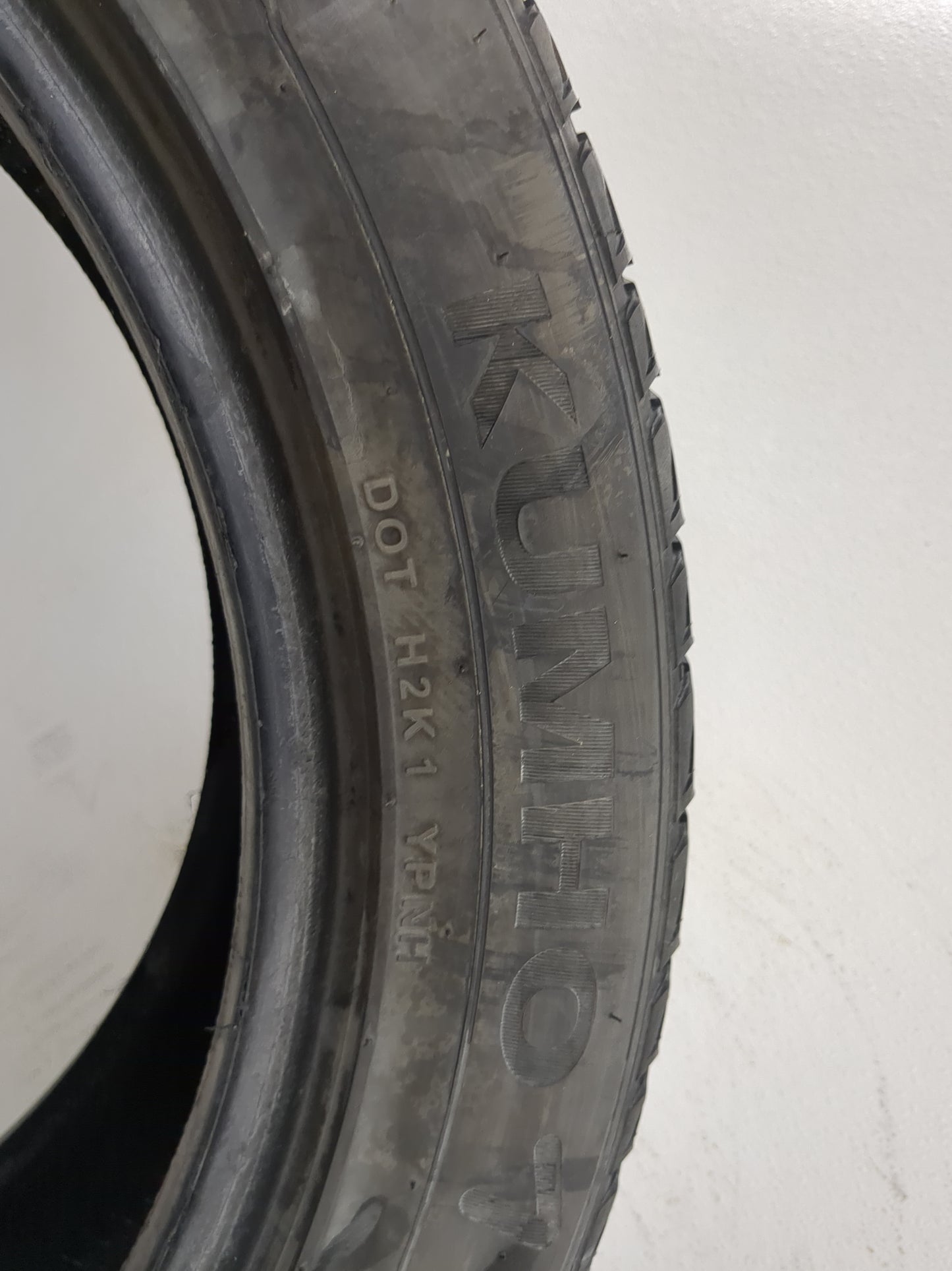 Used Tire P245/50R20 KUMHO CRUGEN PREMIUM 102V - Tread Depth 7/32 - Oemusedautoparts1.com