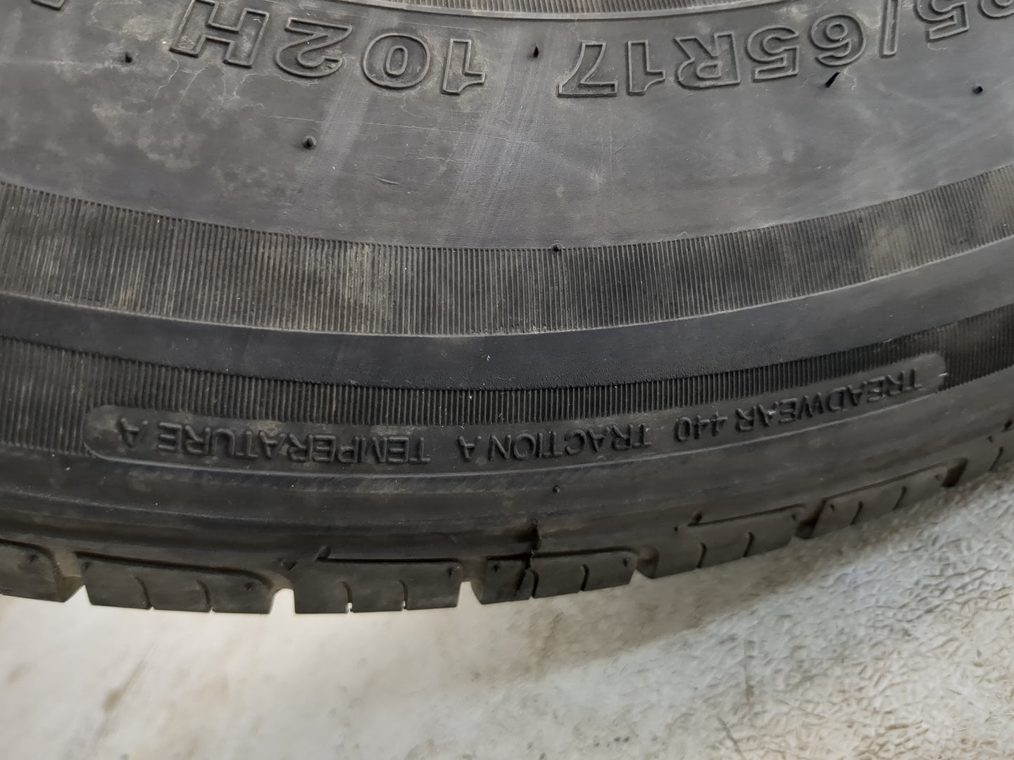 Used Tire 225/65R17 IRONMAN GR906 102H - Tread Depth 8.5/32 - Oemusedautoparts1.com