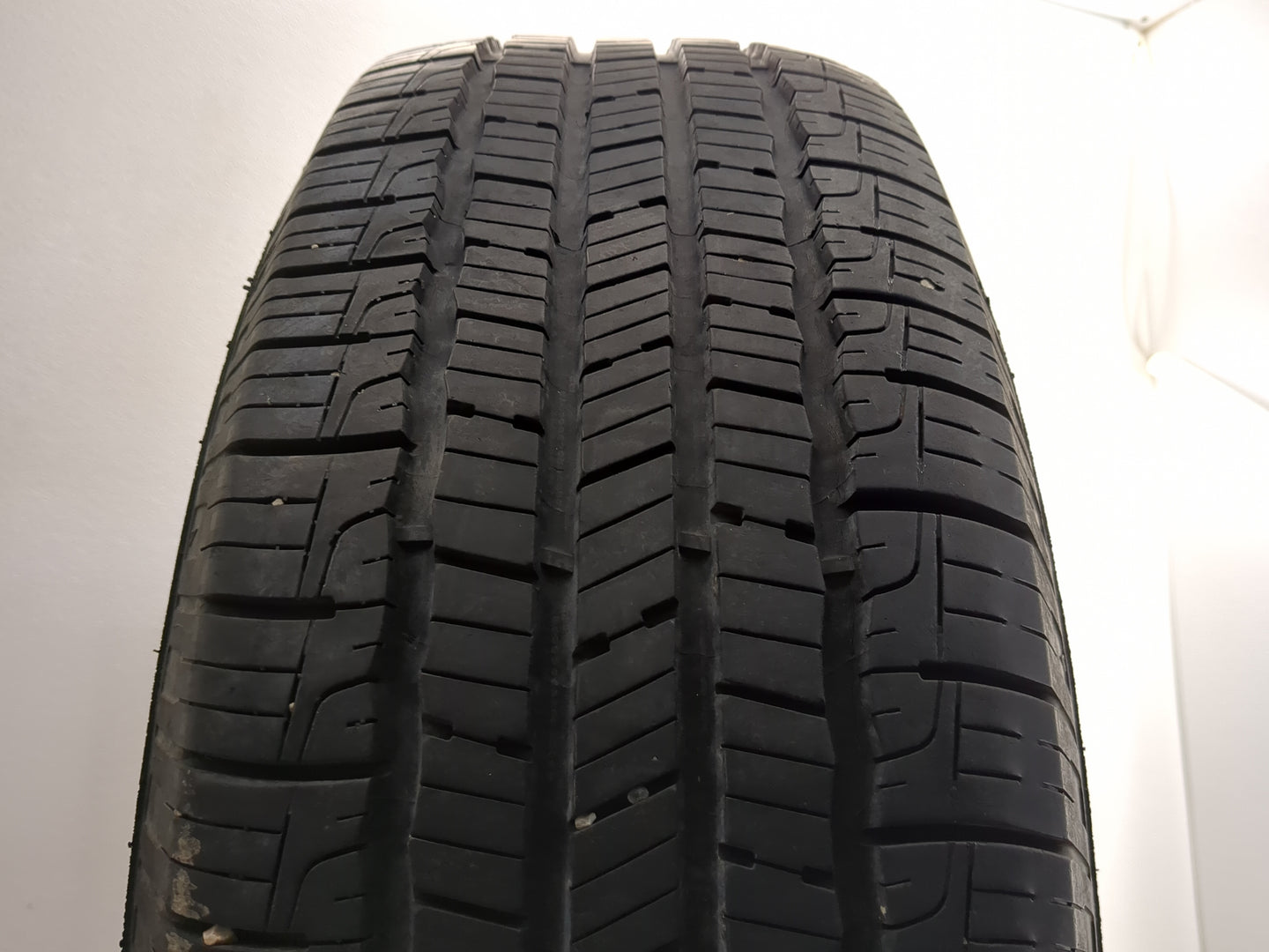 Used Tire 225/65R17 GOODYEAR RELIANT ALL SEASON 102H - Tread Depth 8.5/32 - Oemusedautoparts1.com