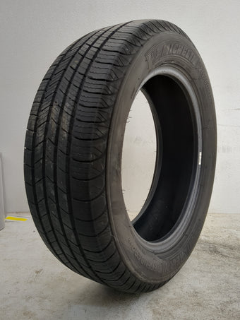 compare product Used Tire 215/60R17 MICHELIN DEFENDER 2 96H - Tread Depth 7.5/32
