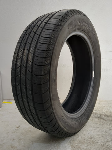 Used Tire 215/60R17 MICHELIN DEFENDER 2 96H - Tread Depth 7.5/32 - Oemusedautoparts1.com