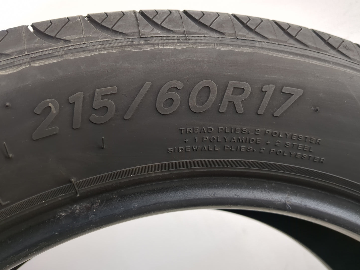 Used Tire 215/60R17 MICHELIN DEFENDER 2 96H - Tread Depth 7.5/32 - Oemusedautoparts1.com