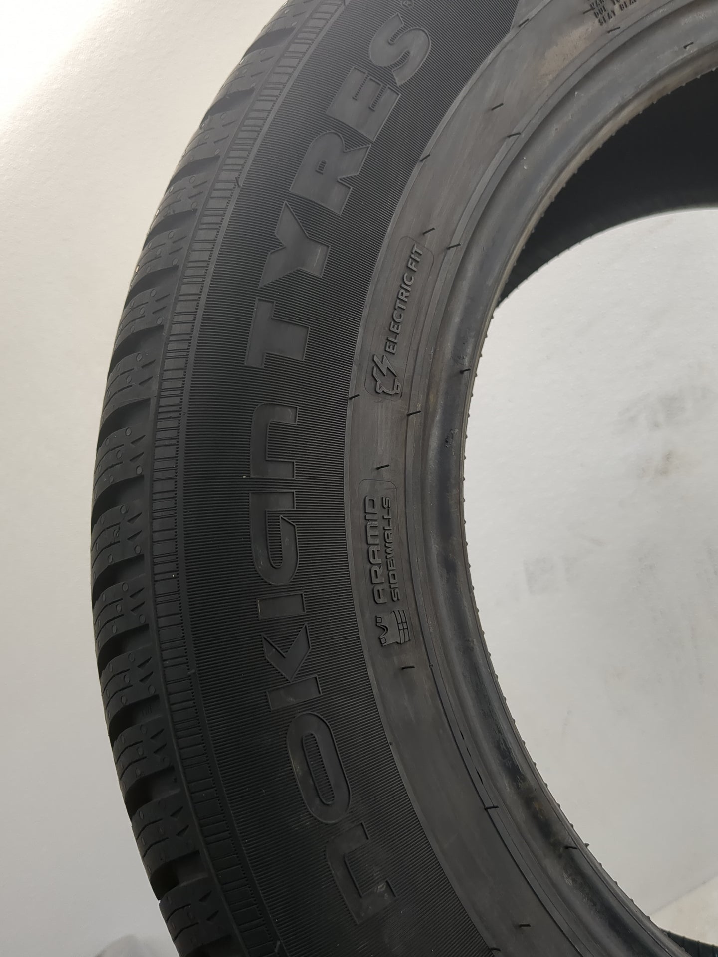Used Tire 215/60R16 NOKIAN TYRES ENCOMPASS AW 02 95V - Tread Depth 12/32 - Oemusedautoparts1.com