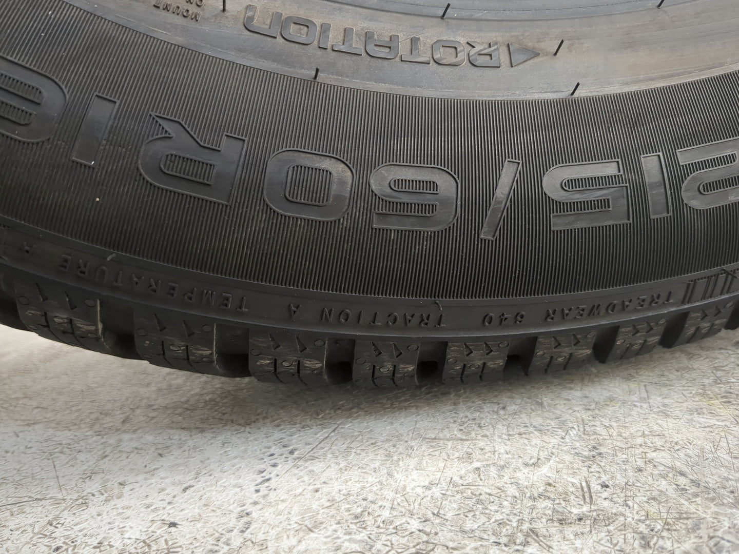 Used Tire 215/60R16 NOKIAN TYRES ENCOMPASS AW 02 95V - Tread Depth 12/32 - Oemusedautoparts1.com