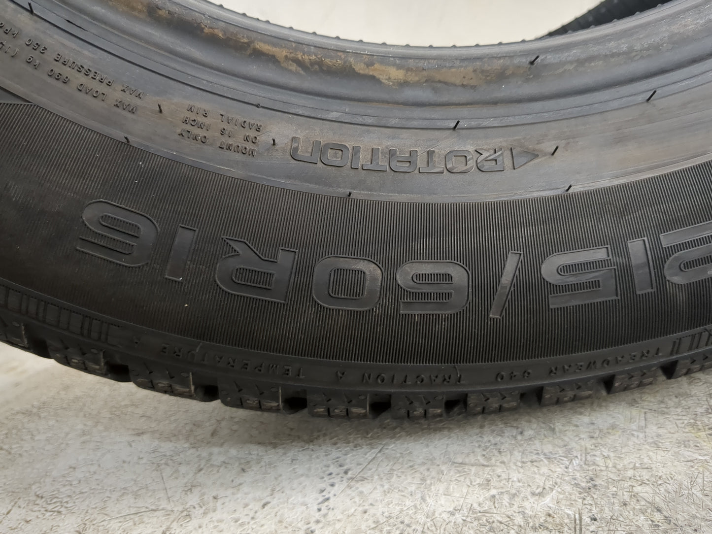 Used Tire 215/60R16 NOKIAN TYRES ENCOMPASS AW 02 95V - Tread Depth 12/32 - Oemusedautoparts1.com