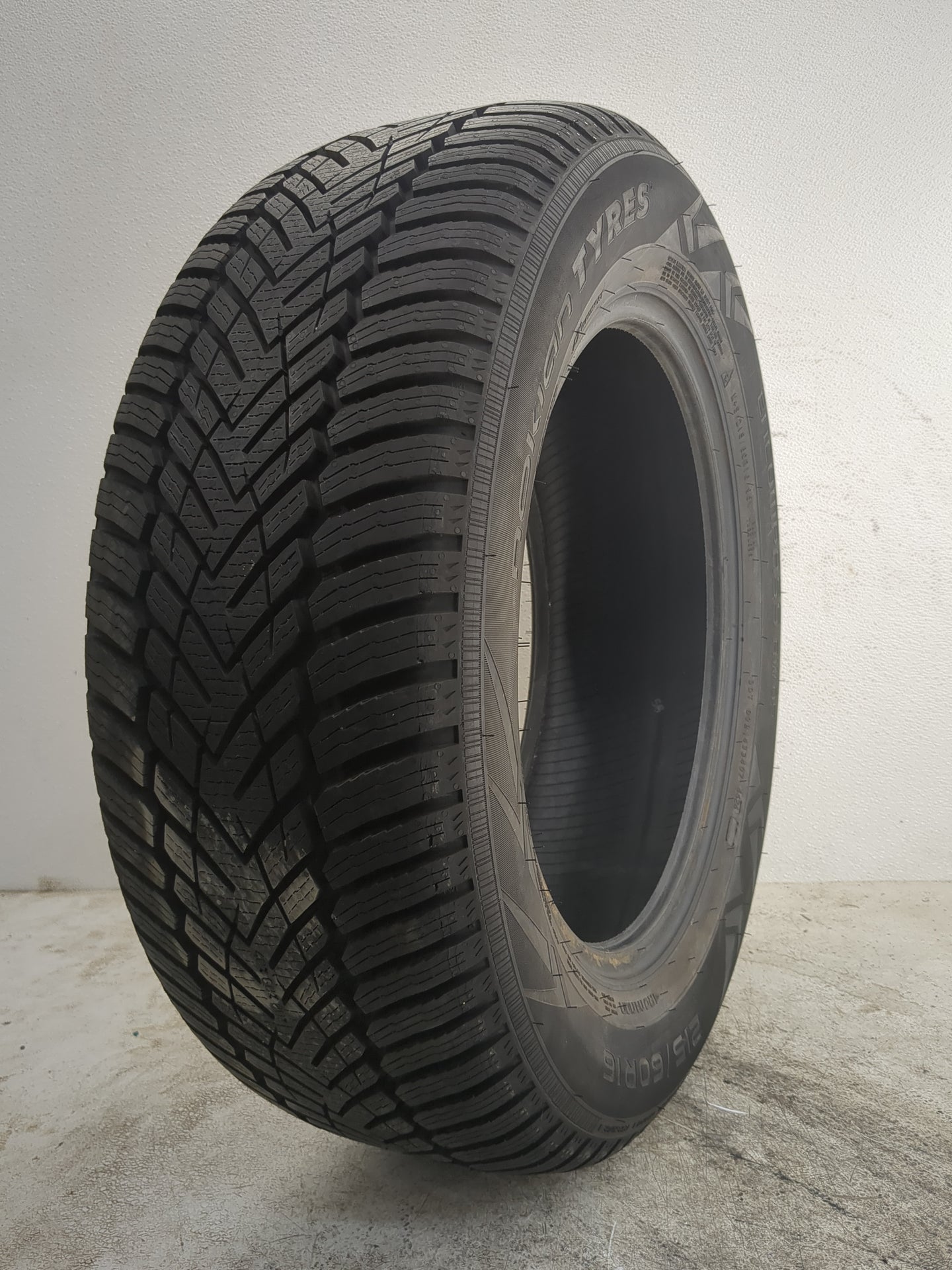 Used Tire 215/60R16 NOKIAN TYRES ENCOMPASS AW 02 95V - Tread Depth 12/32 - Oemusedautoparts1.com