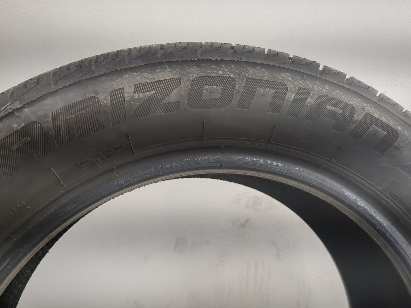 Used Tire 205/55R16 ARIZONIAN SILVER EDITION ALL SEASON 91V - Tread Depth 9/32 - Oemusedautoparts1.com