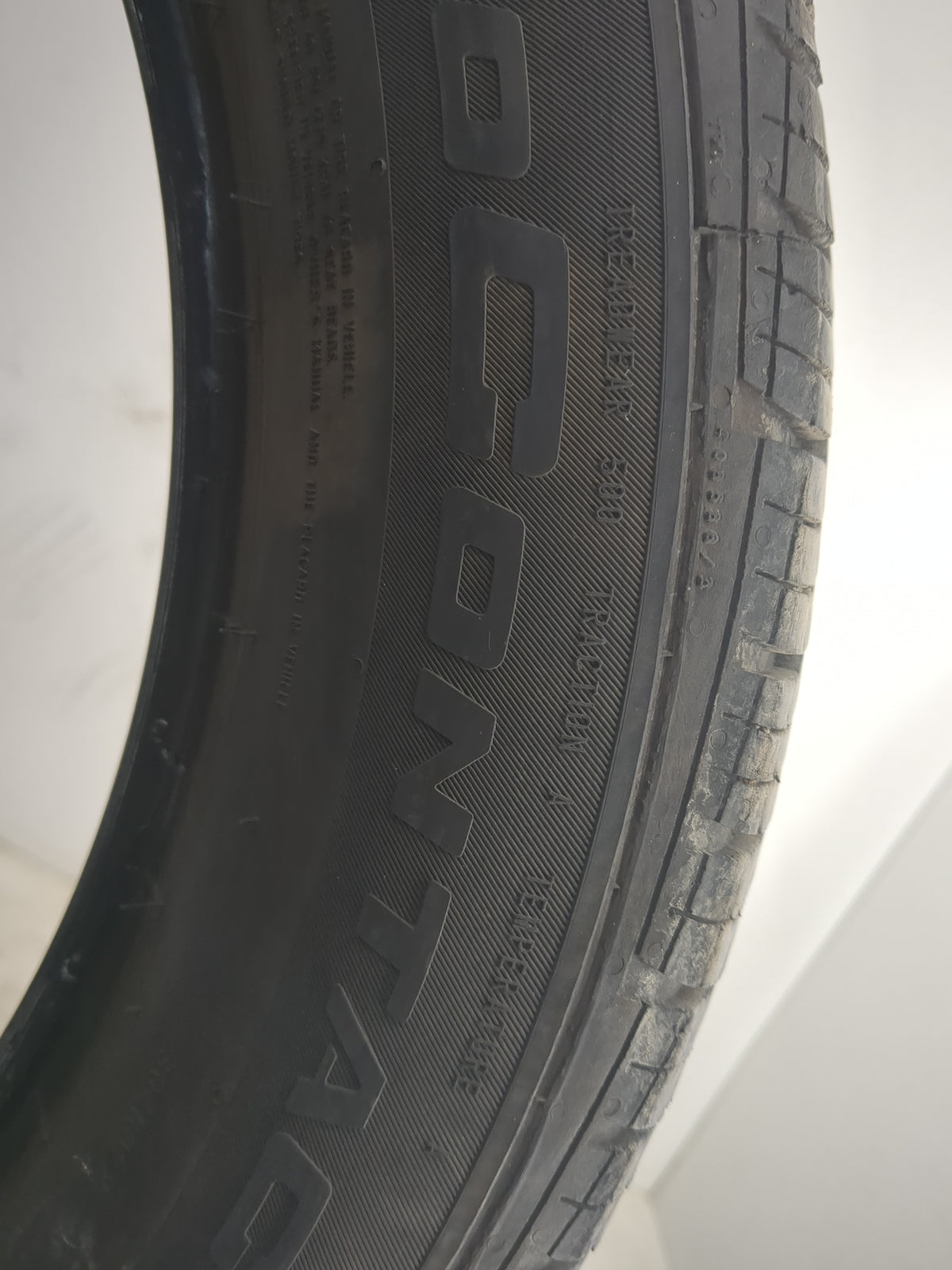 Used Tire 225/55R18 CONTINENTAL PROCONTRACT TX 98H - Tread Depth 6.5/32 - Oemusedautoparts1.com