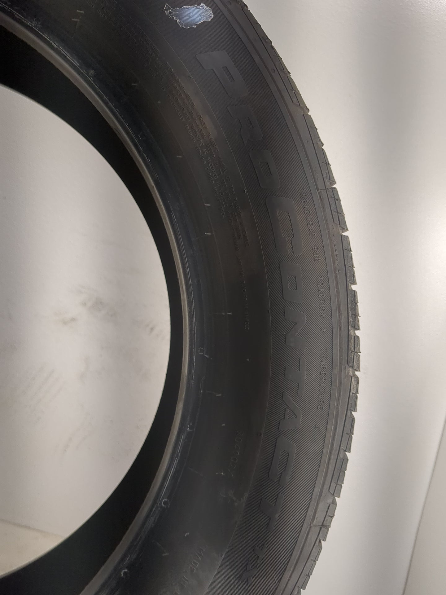 Used Tire 225/55R18 CONTINENTAL PROCONTRACT TX 98H - Tread Depth 6.5/32 - Oemusedautoparts1.com