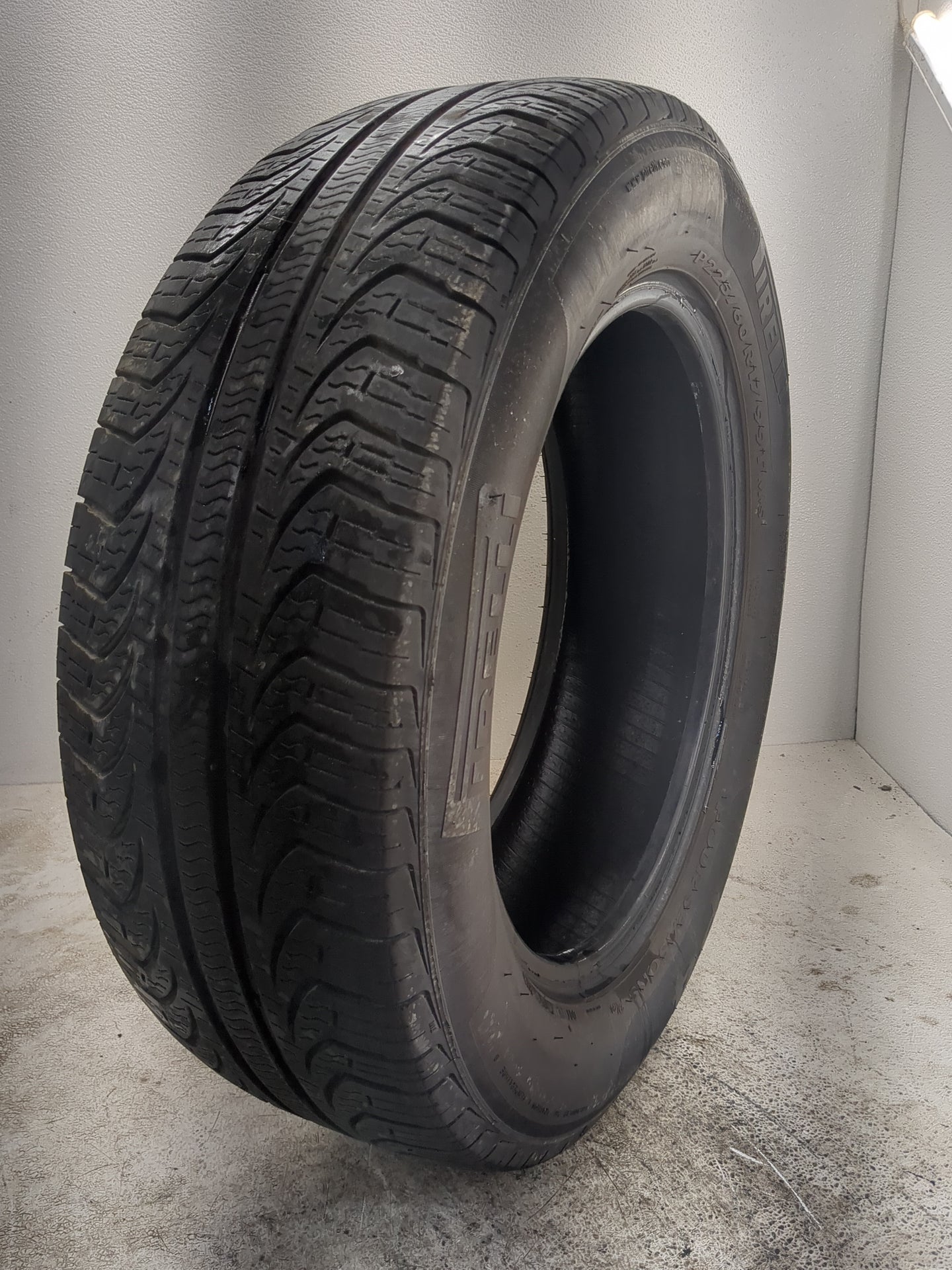 Used Tire 225/60R17 PIRELLI P4 99T - Tread Depth 9/32 - Oemusedautoparts1.com