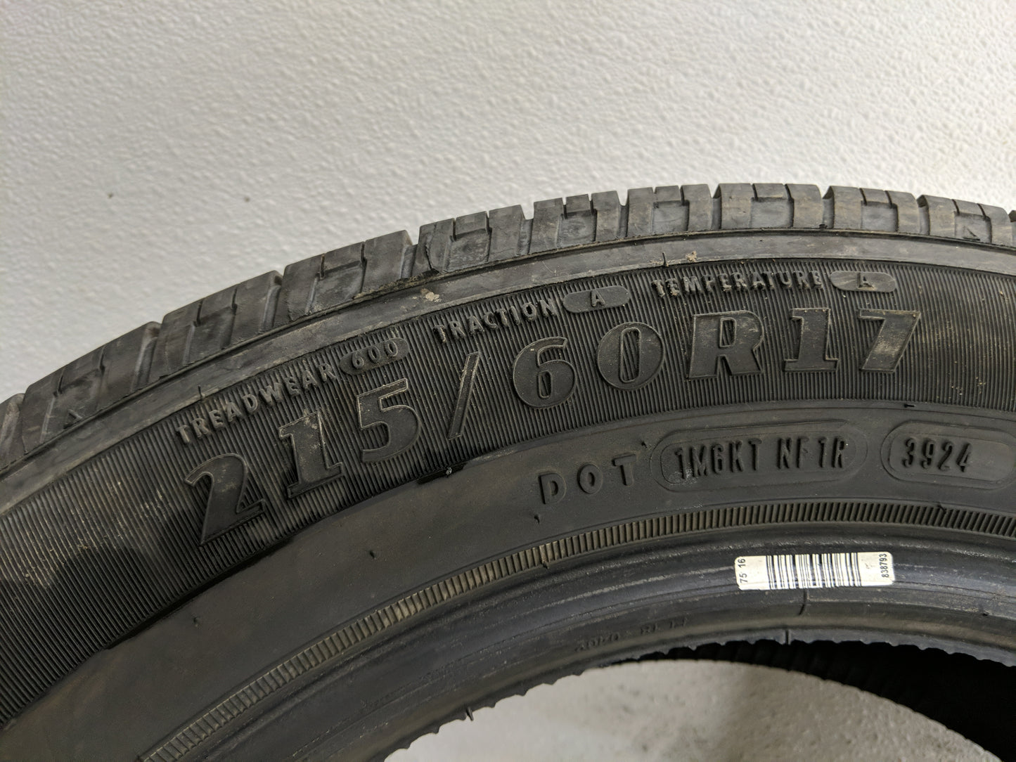 Used Tire 215/60R17 GOODYEAR RELIANT ALL SEASON 96V - Tread Depth 8.5/32 - Oemusedautoparts1.com