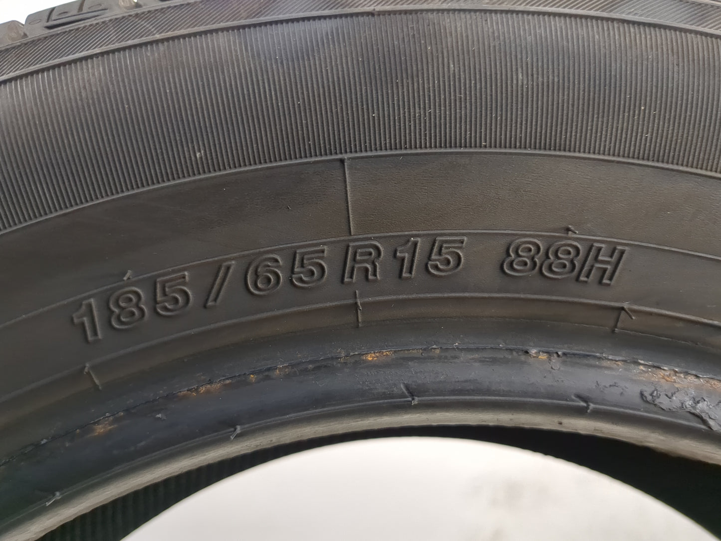Used Tire 185/65R15 YOKOHAMA AVID ASCEND LX 88H - Tread Depth 10/32 - Oemusedautoparts1.com