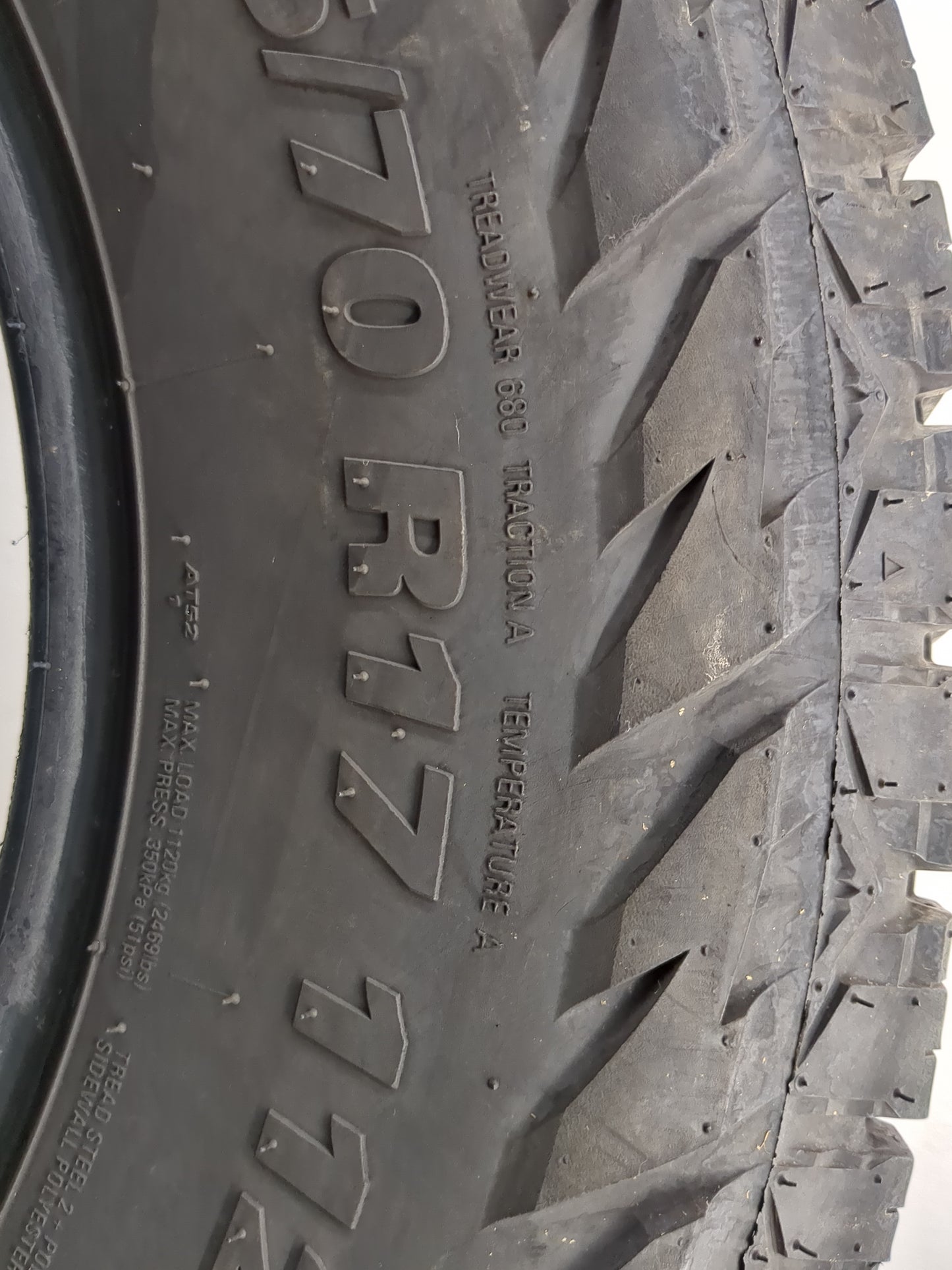 Used Tire 225/70R17 KUMHO ROADVENTURE AT52 112T - Tread Depth 10/32 - Oemusedautoparts1.com