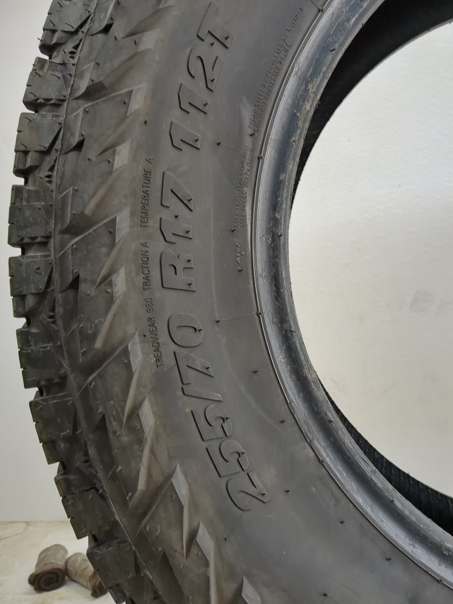 Used Tire 225/70R17 KUMHO ROADVENTURE AT52 112T - Tread Depth 10/32 - Oemusedautoparts1.com