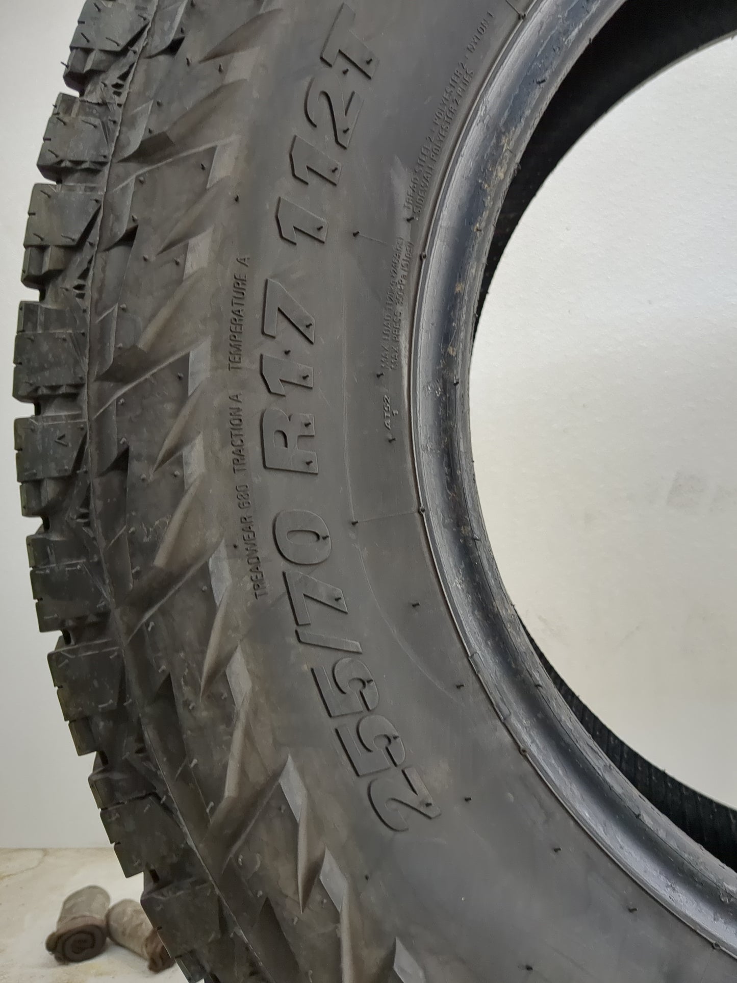 Used Tire 225/70R17 KUMHO ROADVENTURE AT52 112T - Tread Depth 10/32 - Oemusedautoparts1.com