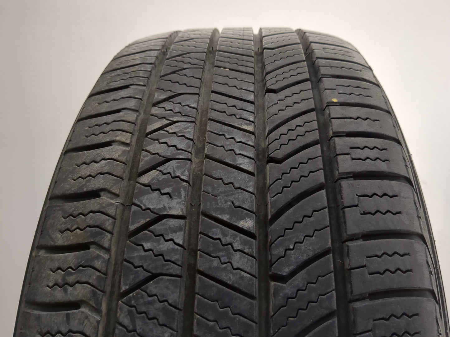 Used Tire 215/55R17 ROADHUGGER GTP AS/02 94V - Tread Depth 9/32 - Oemusedautoparts1.com