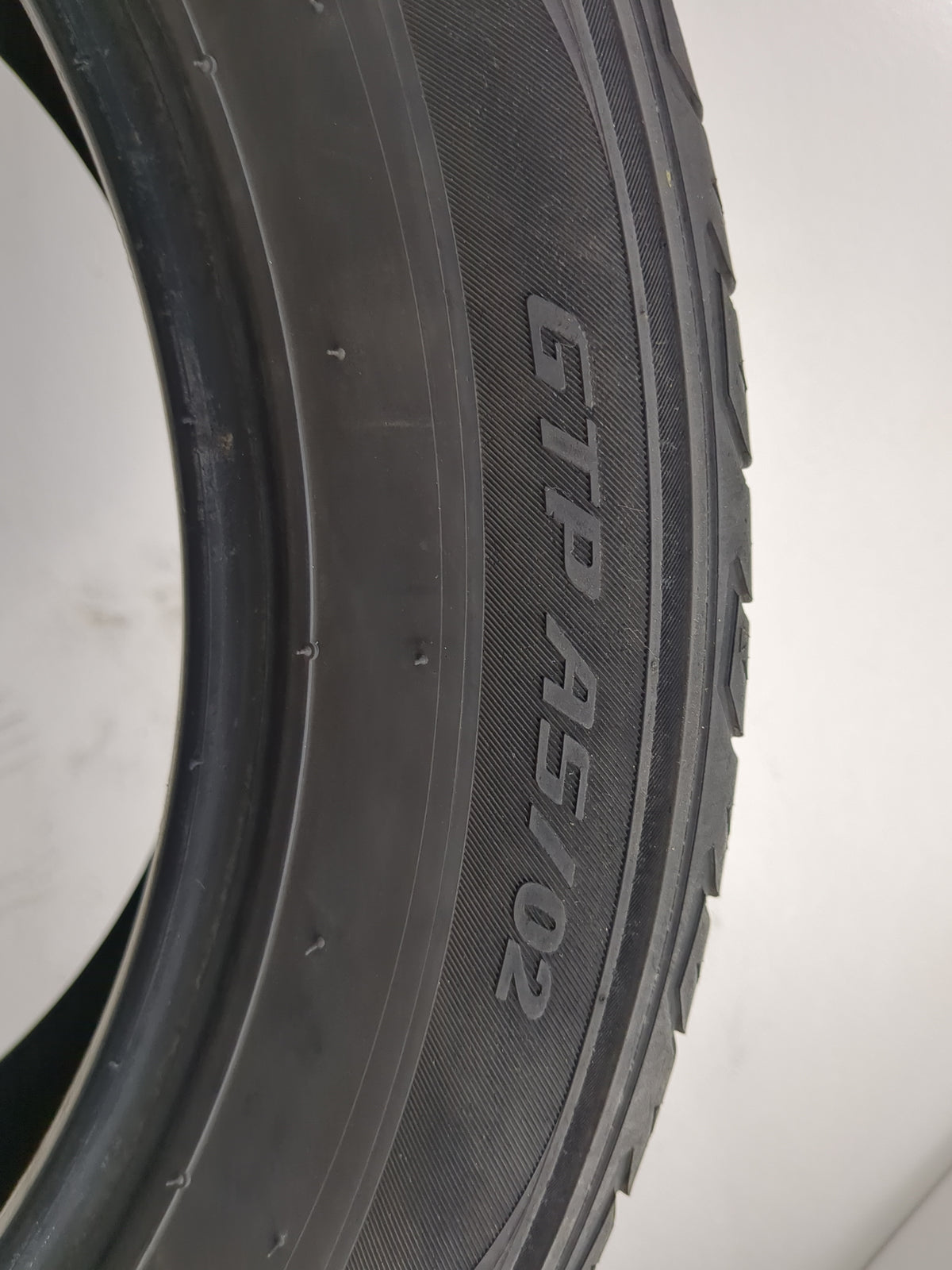 Used Tire 215/55R17 ROADHUGGER GTP AS/02 94V - Tread Depth 9/32 - Oemusedautoparts1.com