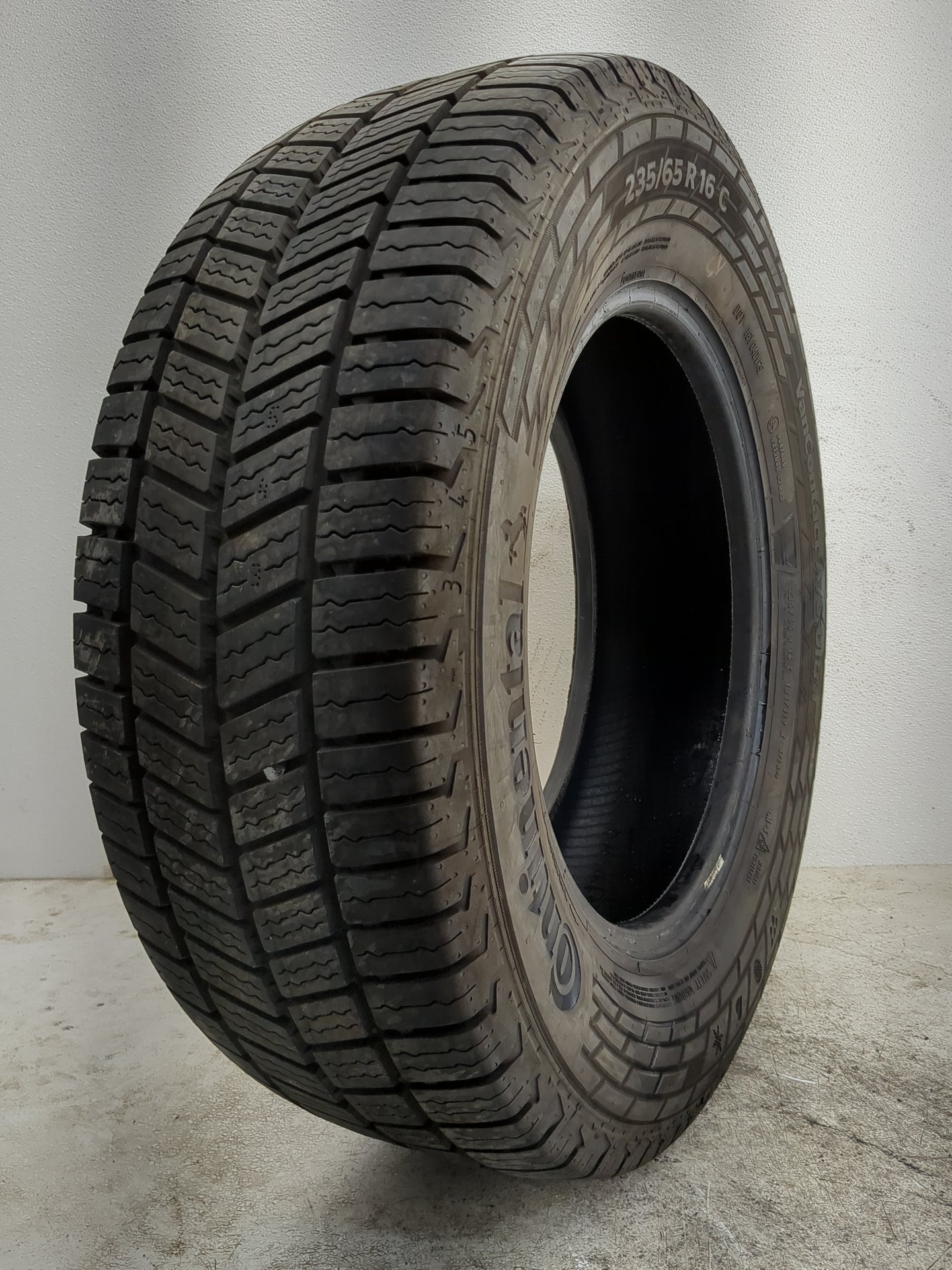 Used Tire 235/65R16C CONTINENTAL VANCONTACT A/S ULTRA 121/119R - 10/32 - Oemusedautoparts1.com