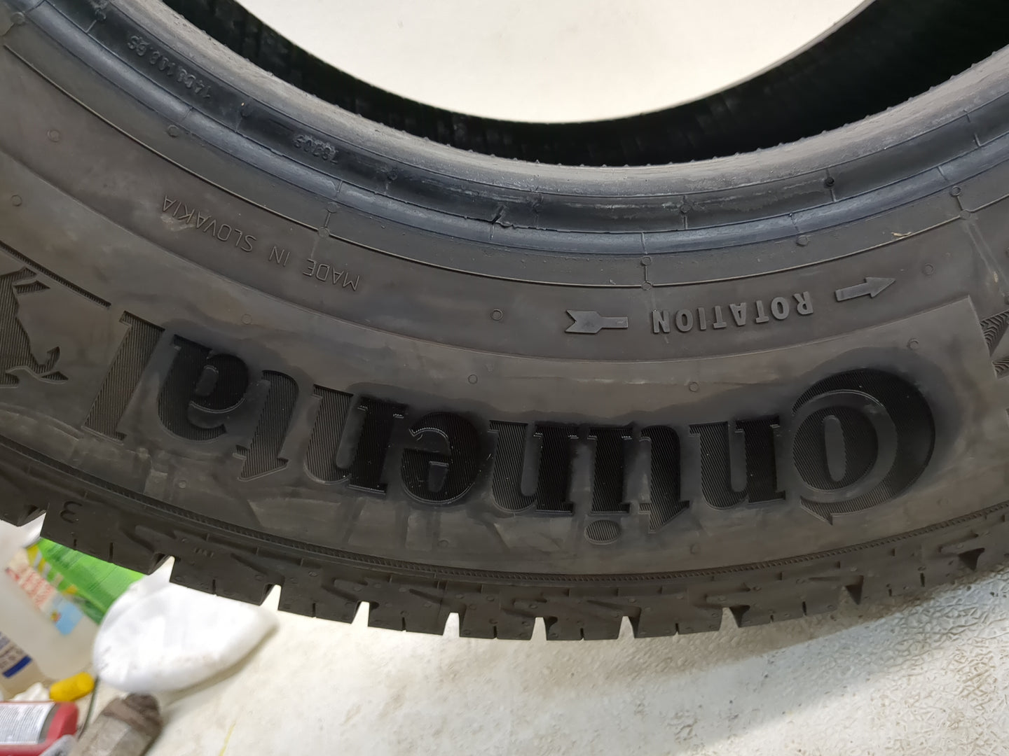 Used Tire 235/65R16C CONTINENTAL VANCONTACT A/S ULTRA 121/119R - 10/32 - Oemusedautoparts1.com