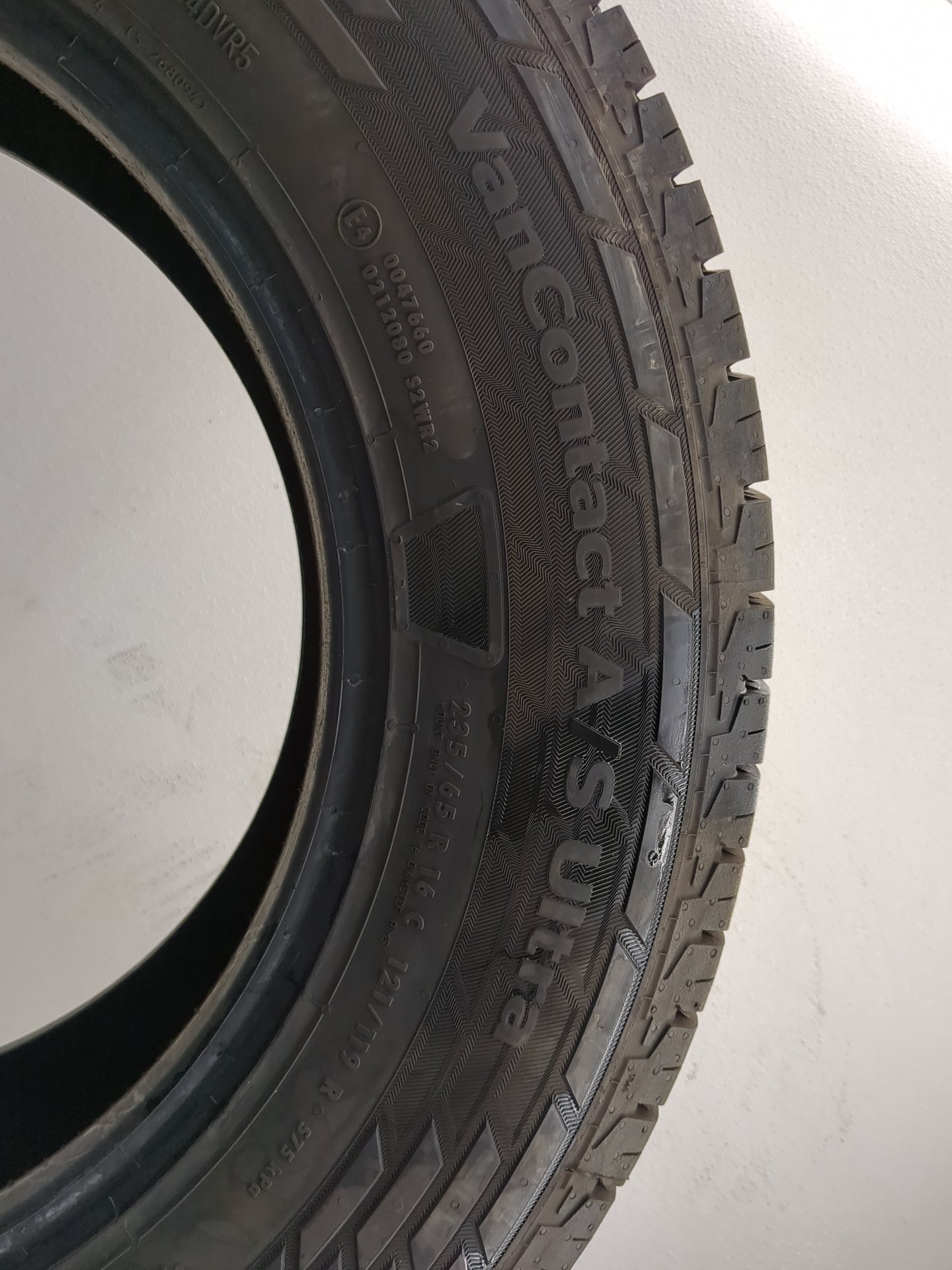 Used Tire 235/65R16C CONTINENTAL VANCONTACT A/S ULTRA 121/119R - 10/32 - Oemusedautoparts1.com